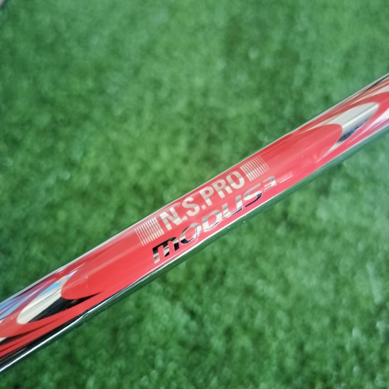 ก้าน NS PRO MODUS3 TOUR105 FLEX R คุณภาพสูงจัดๆ ติดกริพ GOLF PRIDE อย่างดี สวยจัด มาด้วยทั้งชุด คุ้มมาก!!! ความยาวเท่ากับเหล็ก 5 - 9 P มือสองสภาพงามๆ ราคานี้สุดช๊อค!!!