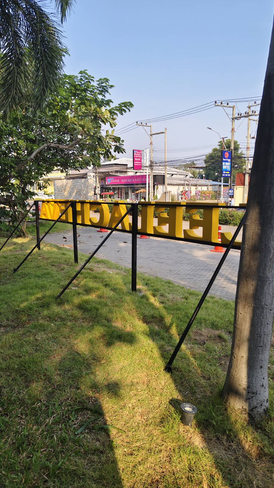 ป้ายอักษรไฟปิงปอง '' LEELA CHEVA ''