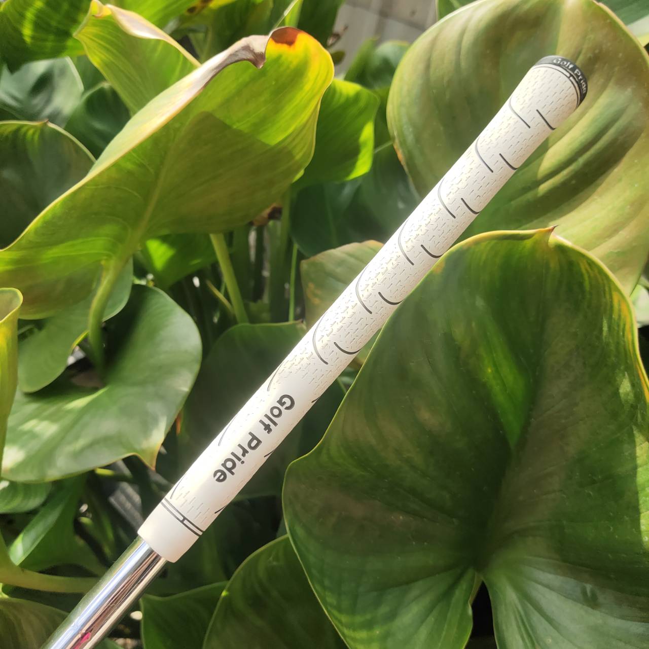PW SRIXON ZR-700 FORGED วัสดุพรีเมี่ยมญี่ปุ่น ฟีลลิ่งนุ่มมาก ดีมาก หน้าตะไบโหดๆ สปินแบบจัดตกหยุด ก้านเหมาะกับ WEDGE อย่างมากเลยค่ะ!!!