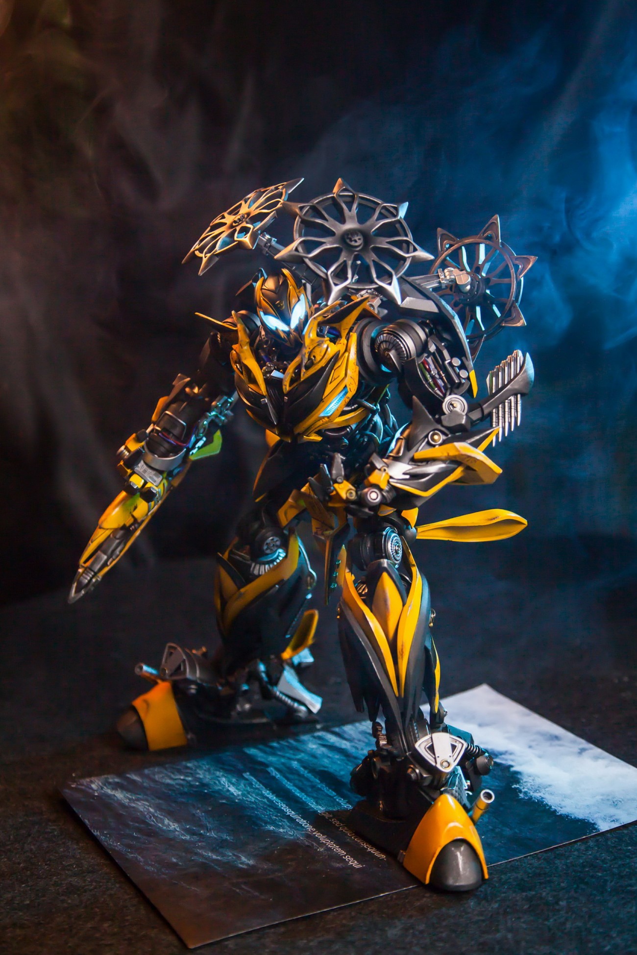 [สั่งจอง] Comicave Studio 35CM Transformers : Bumblebee Die-cast