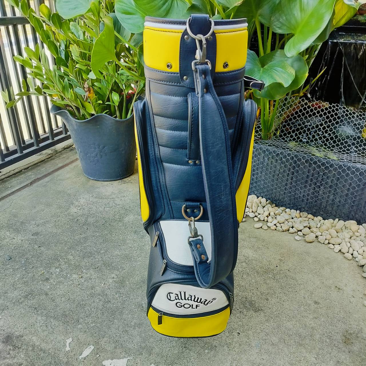 ถุงกอล์ฟ Callaway มือสอง สภาพสวยสมบูรณ์ น่าใช้มาก ถุง TOUR ใบใหญ่ใส่ของครบครัน