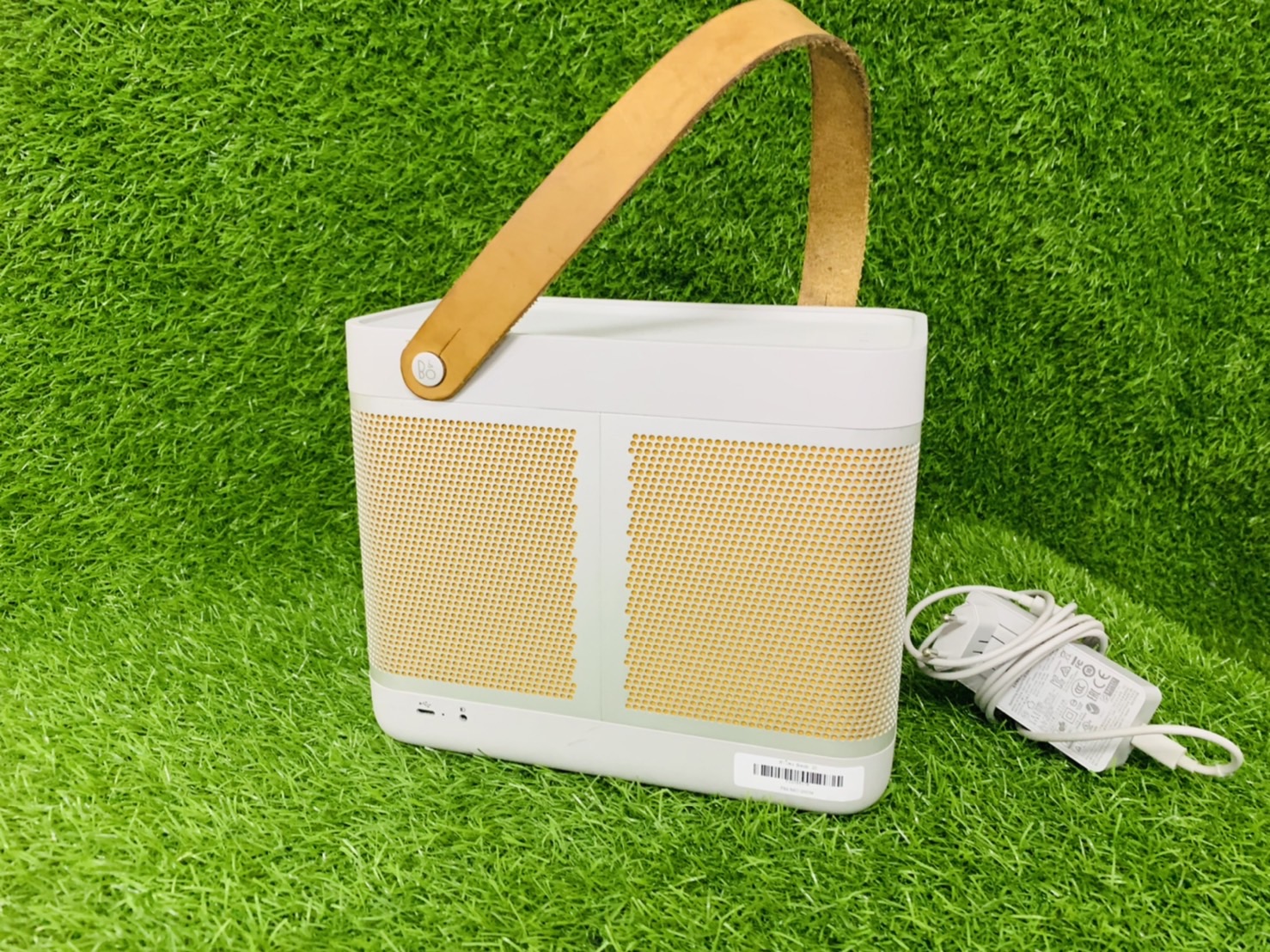 B&O ลำโพงพกพาบลูทูธ Beolit 20 (สี Grey Mist)