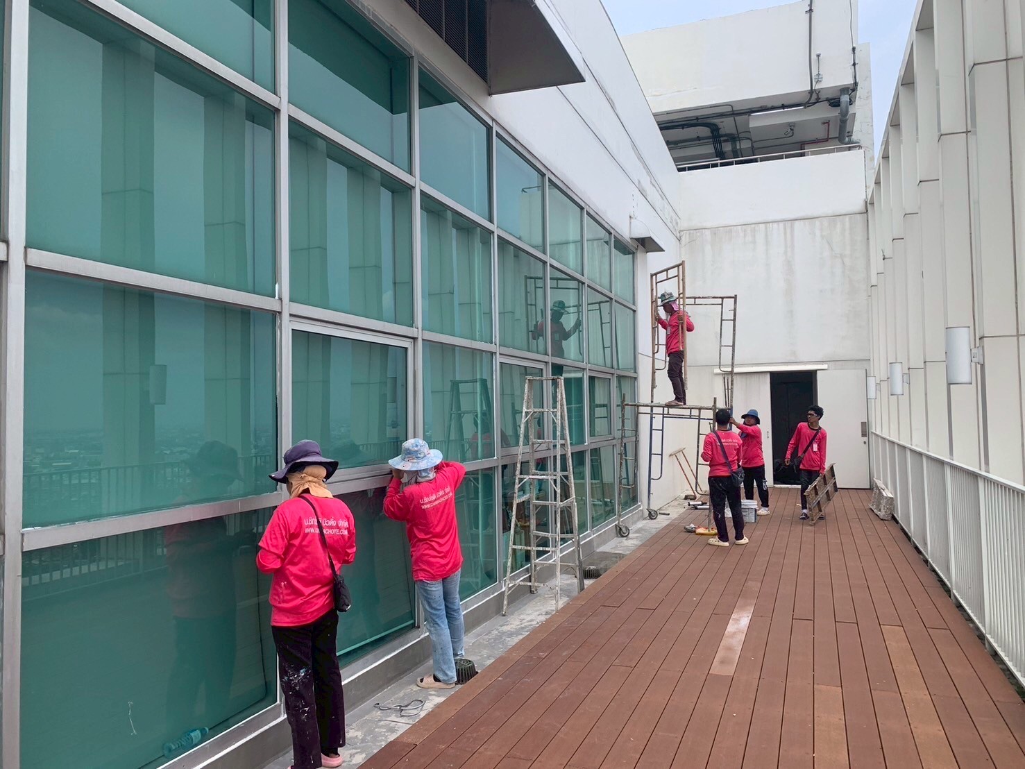 งานแก้ไขน้ำรั่วซึม อาคารนวมิน ชั้น 26 รพ.ศิริราช