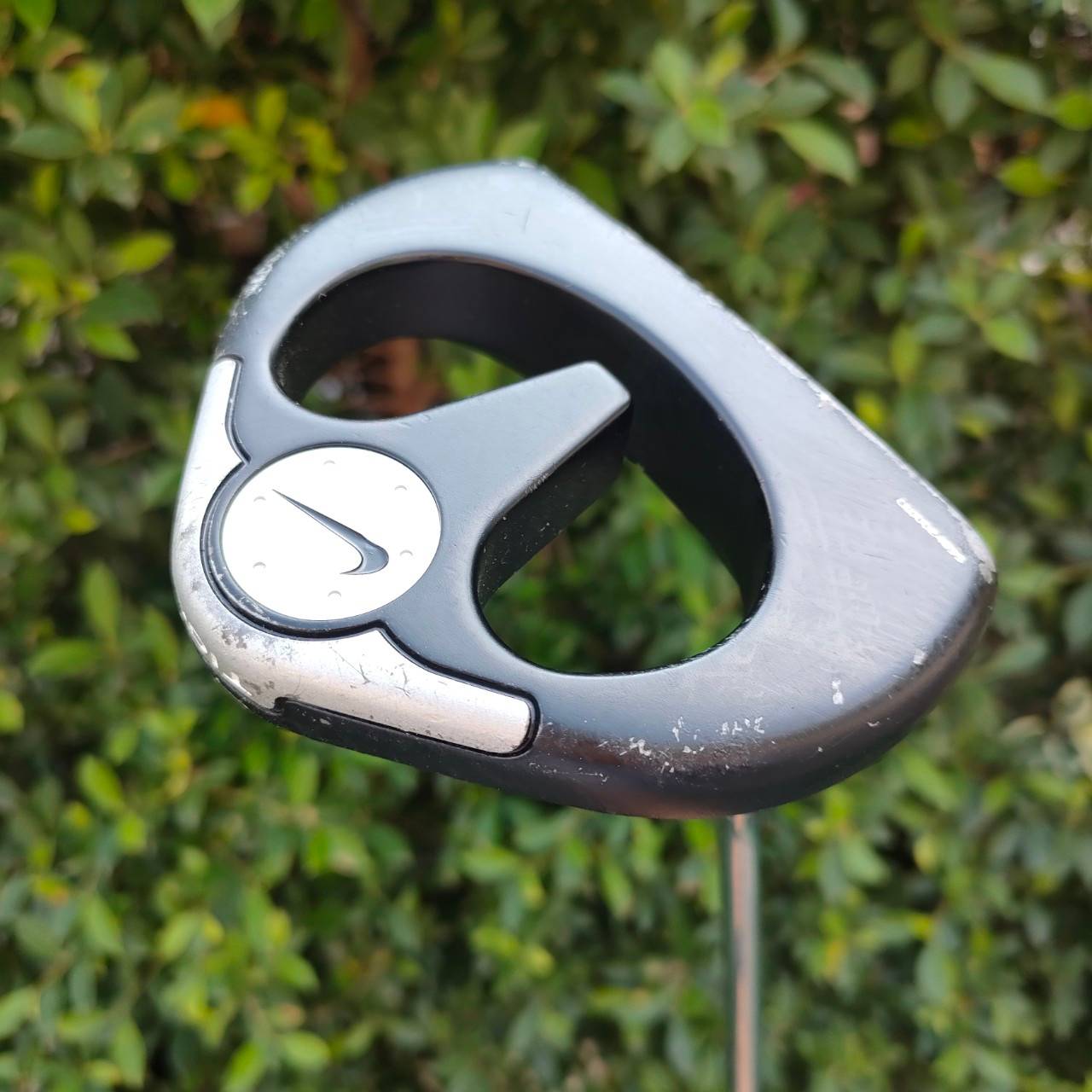 PUTTER NIKE OZ ความยาว 33 นิ้ว ทองมอลเล็ต พัตต์ง่ายมาก ชดเชยความผิดพลาดได้สูง ไม้กอล์ฟพรีเมี่ยมมือสอง By NakaraLuxurious