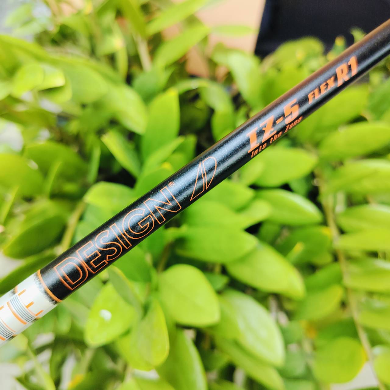 FW5 Taylormade SIM2 MAX สุดยอดเทคโนโลยีที่ดีที่สุด V Steel Sole Design ที่ถูกพัฒนามาในระดับสูงที่สุดในยุค สวิงผ่านง่ายบนทุกพื้นผิวการเล่น ไม้กอล์ฟพรีเมี่ยมมือสอง ของแท้ By NakaraLuxurious