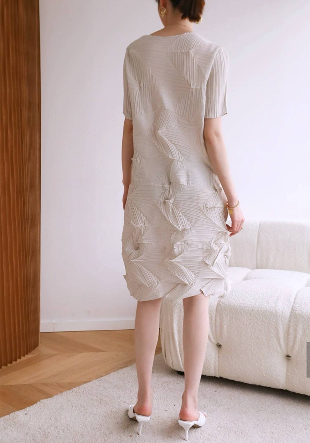 อกถึง 40นิ้ว 2MUAY GJO5633 เดรสพลีทคุณภาพ SHORT SLEEVE ZIGZAG PLEAT DRESS 4สี FREE SIZE