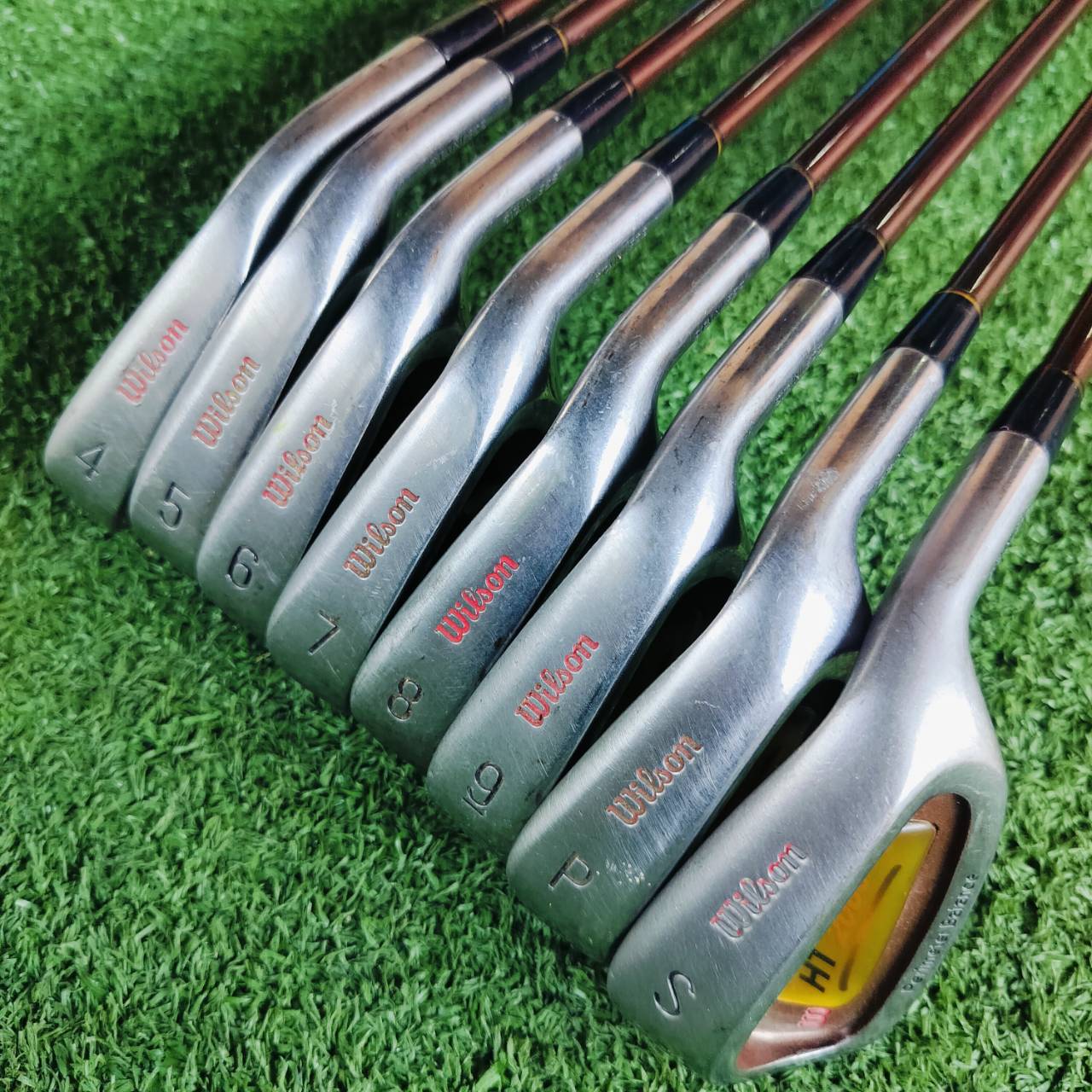 ชุดเหล็ก WILSON HT 2000 PERIMETER BALANCE มีเหล็ก 4 5 6 7 8 9 P S เหล็กสภาพสวยทุกเหล็ก เดิมๆ ก้านเดิมทุกเหล็ก เลยค่ะ ไม้กอล์ฟพรีเมี่ยมมือสอง ของแท้ By NakaraLuxurious