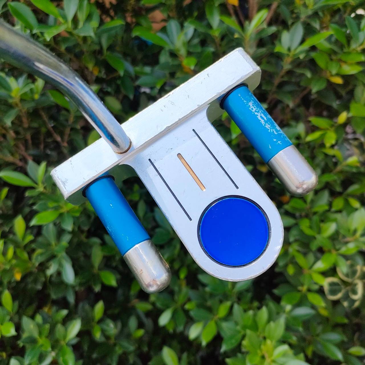 PUTTER SLAZENGR JET STREAM ความยาว 34 นิ้ว น้ำหนักดีมาก มีการกระจายน้ำหนักที่ไม่เหมือนใคร พัตต์แล้วตรงมากๆ หน้าไม้ดีมากๆ