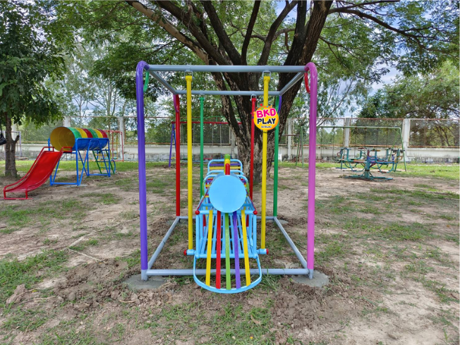 เครื่องเล่นสนาม กลางแจ้ง เครื่องเล่นสนามเหล็ก ชุดเครื่องเล่นรถไฟโยก ของเล่นเด็ก Outdoor Playground, ราคาโรงงาน สินค้าสั่งผลิต 10-20 วัน