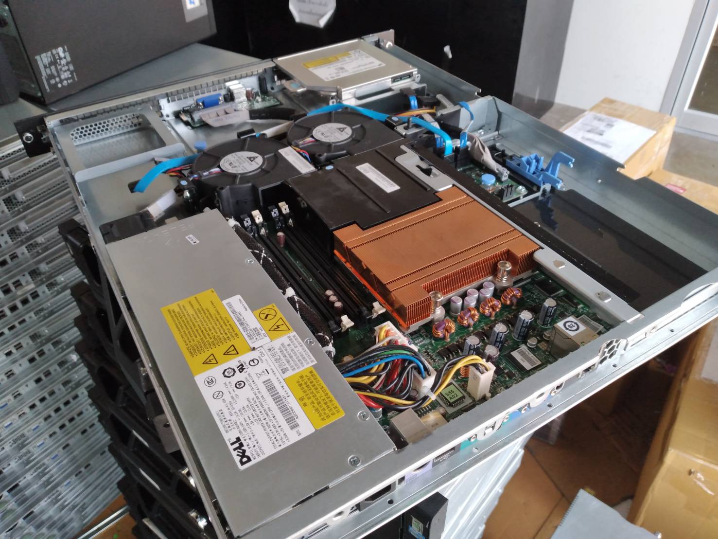 Server Dell R200