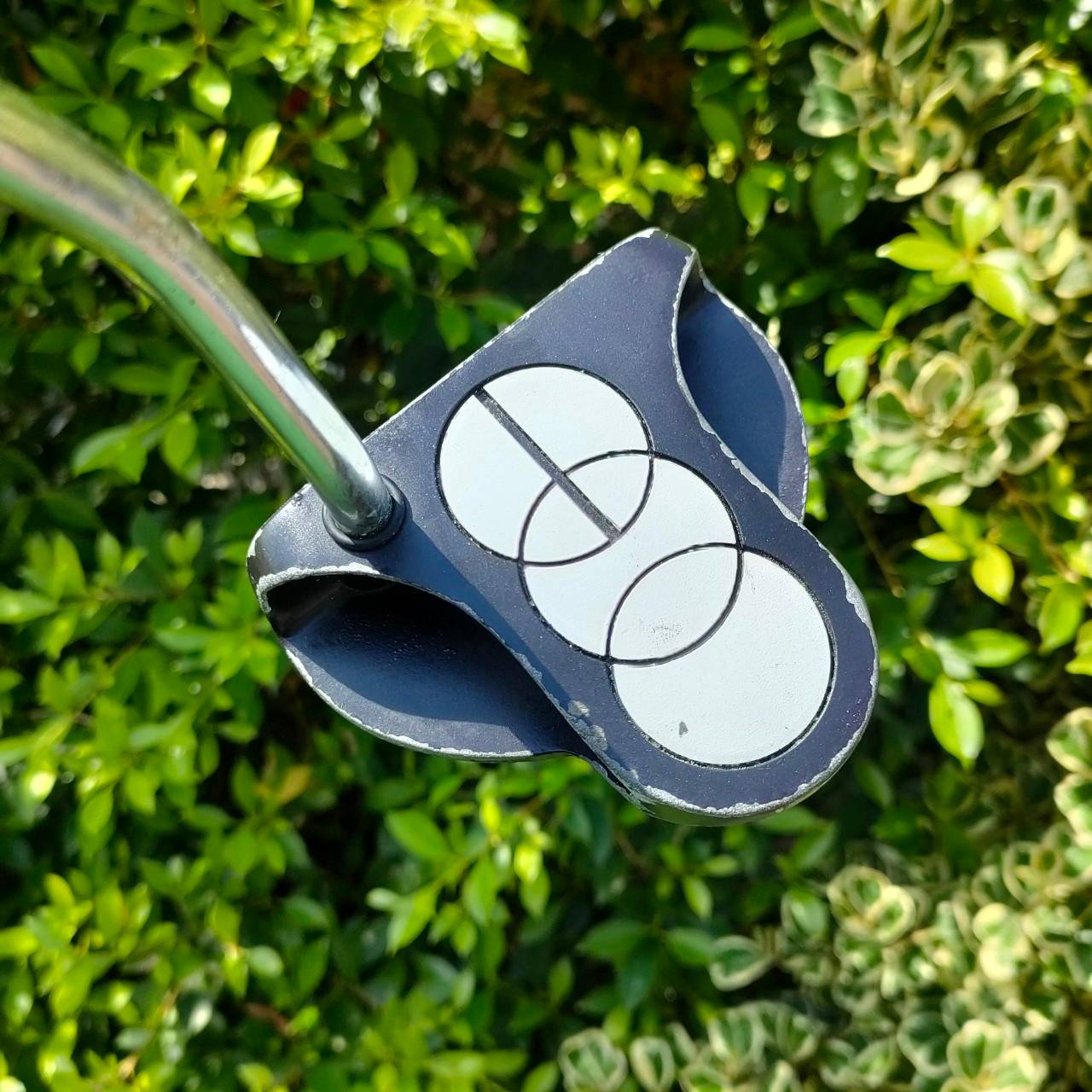 PUTTER PROKENNEX PK-47 ความยาว 34 นิ้ว เป็นแบบสามบอล เล็งง่ายมากกว่า และหน้าก็อินเซิร์ทครับ หน้าดีนะครับตัวนี้ เกาะไลน์หนึบๆเลยครับ