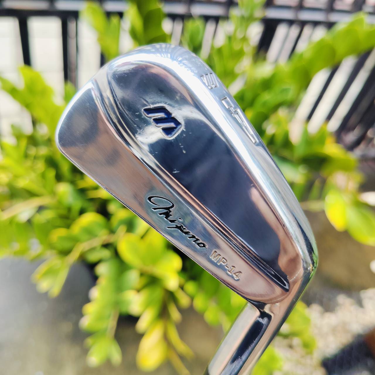 เหล็ก 4 MIZUNO MP-14 ก้าน DYNAMIC GOLD S300 ใส่กริพ GOLF PRIDE สภาพใหม่สวยมาก วัสดุ FORGED นุ่ม แน่นมาก สปินดีมาก ตีแบบแต่งช๊อตได้ ไม้กอล์ฟพรีเมี่ยมมือสอง ของแท้ By NakaraLuxurious