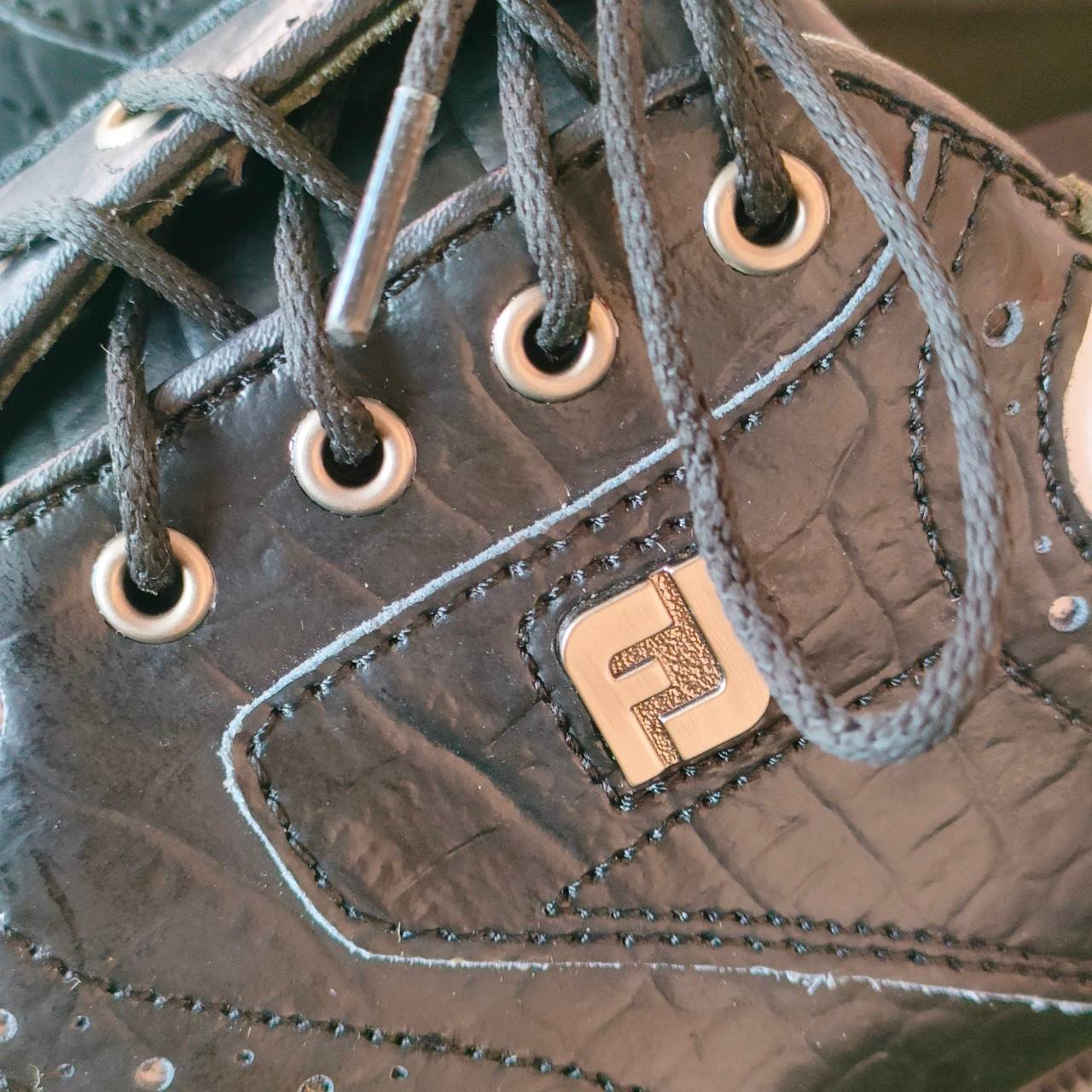 รองเท้ากอล์ฟ FJ มือสอง ไชส์ 9 XW สภาพสวยมาก เหมือนไม่ได้ใช้เลย!!! มีกล่องเดิมมาด้วยเลยค่ะ ขายบนห้างราคาเกือบหมื่น ไม้กอล์ฟมือสอง ของแท้ BY NakaraLuxurious