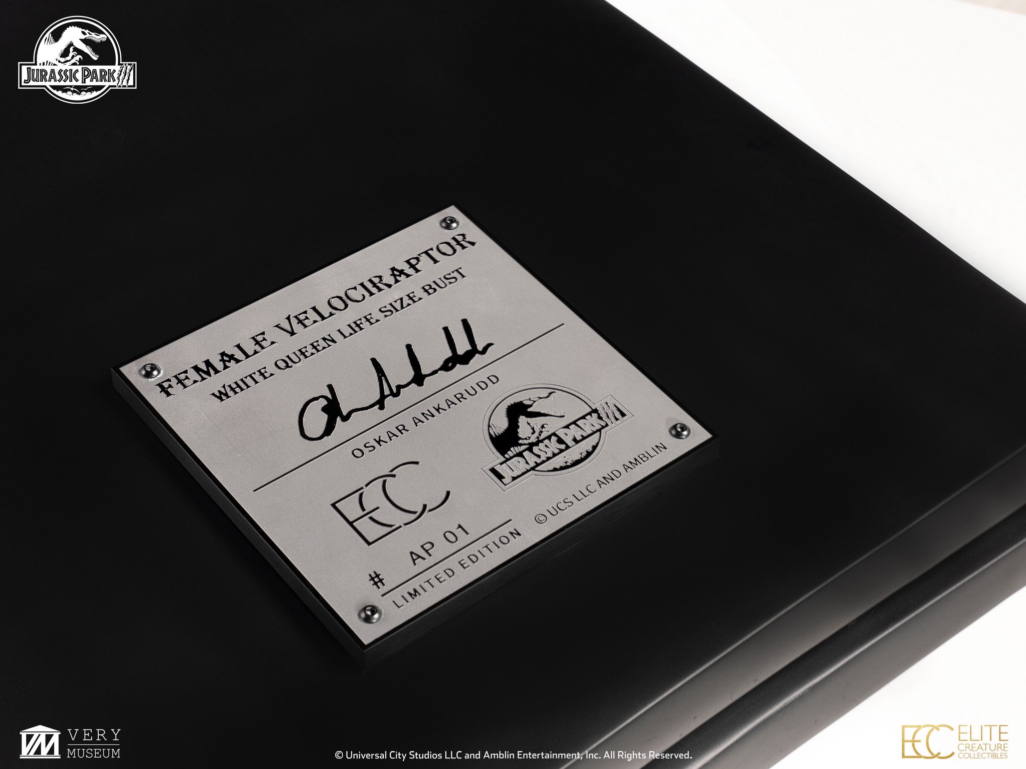 [สั่งจอง] ECC : Female Velociraptor Bust (Jurassic Park III)