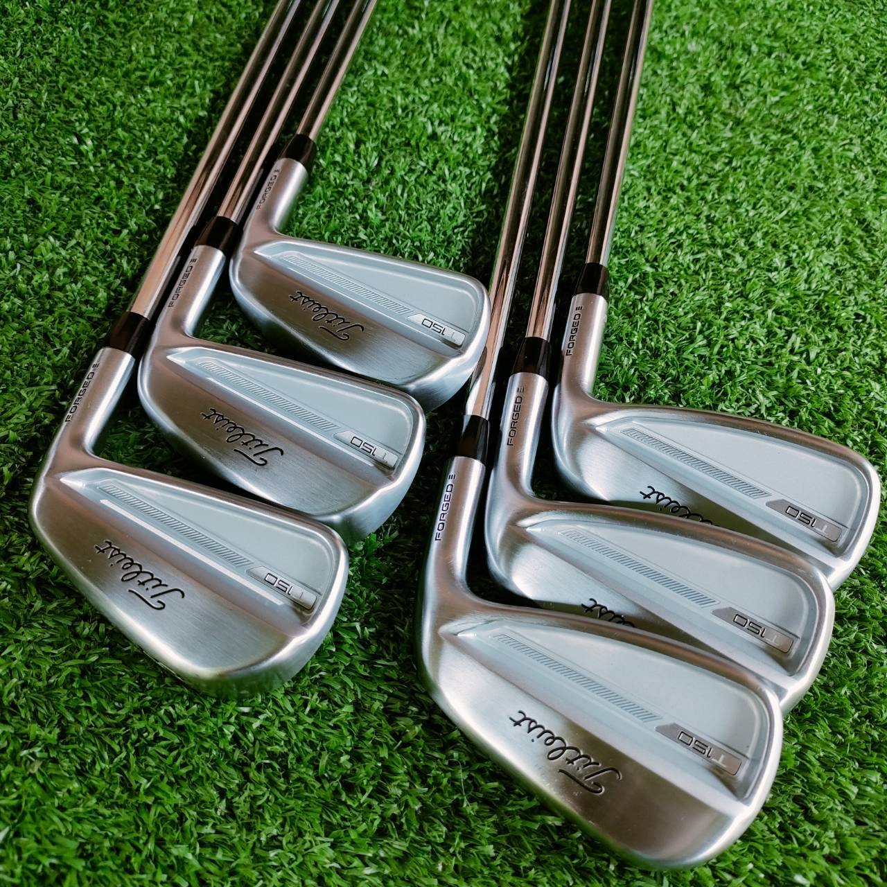 ชุดเหล็ก Titleist T150 Forged สภาพสวยนางฟ้า 98% ไดร์ฟไปแค่ 2 ครั้ง ความรู้สึกขณะปะทะลูกแบบ T100 แต่ ถูกออกแบบให้สร้างความเร็วได้สูงกว่า T100 และตีไกลกว่า มีองศาหน้าเหล็กชันกว่า 2 องศา ชดเชยความผิดพลาดมากกว่า ไม้กอล์ฟพรีเมี่ยมมือสอง ของแท้ By NakaraLuxurio