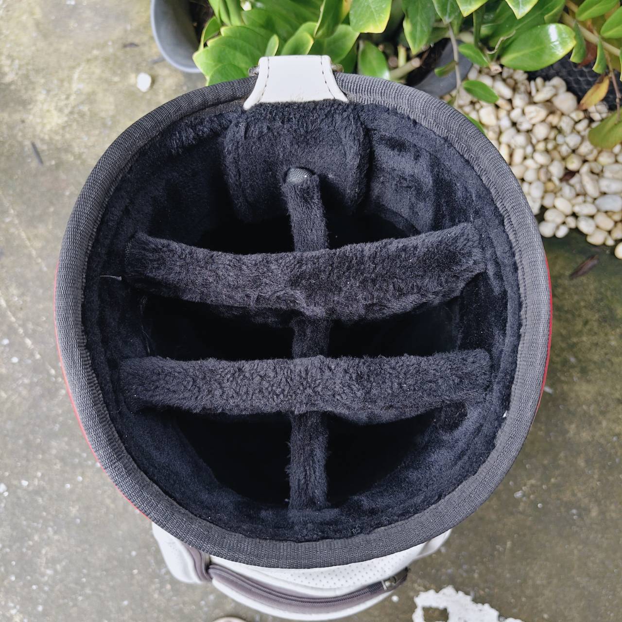 ถุงกอล์ฟ PTT – มือสอง เดิมๆ ภายใน “บุกำมะหยี่อย่างดี” ให้สัมผัสนุ่ม พรีเมียม