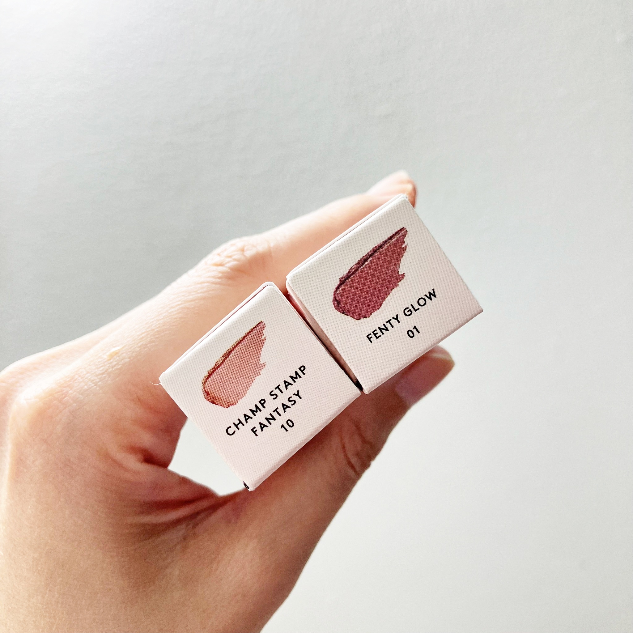 FENTY BEAUTY Gloss Bomb Universal Lip Luminizer ขนาดทดลอง 2ml ลิปกลอส