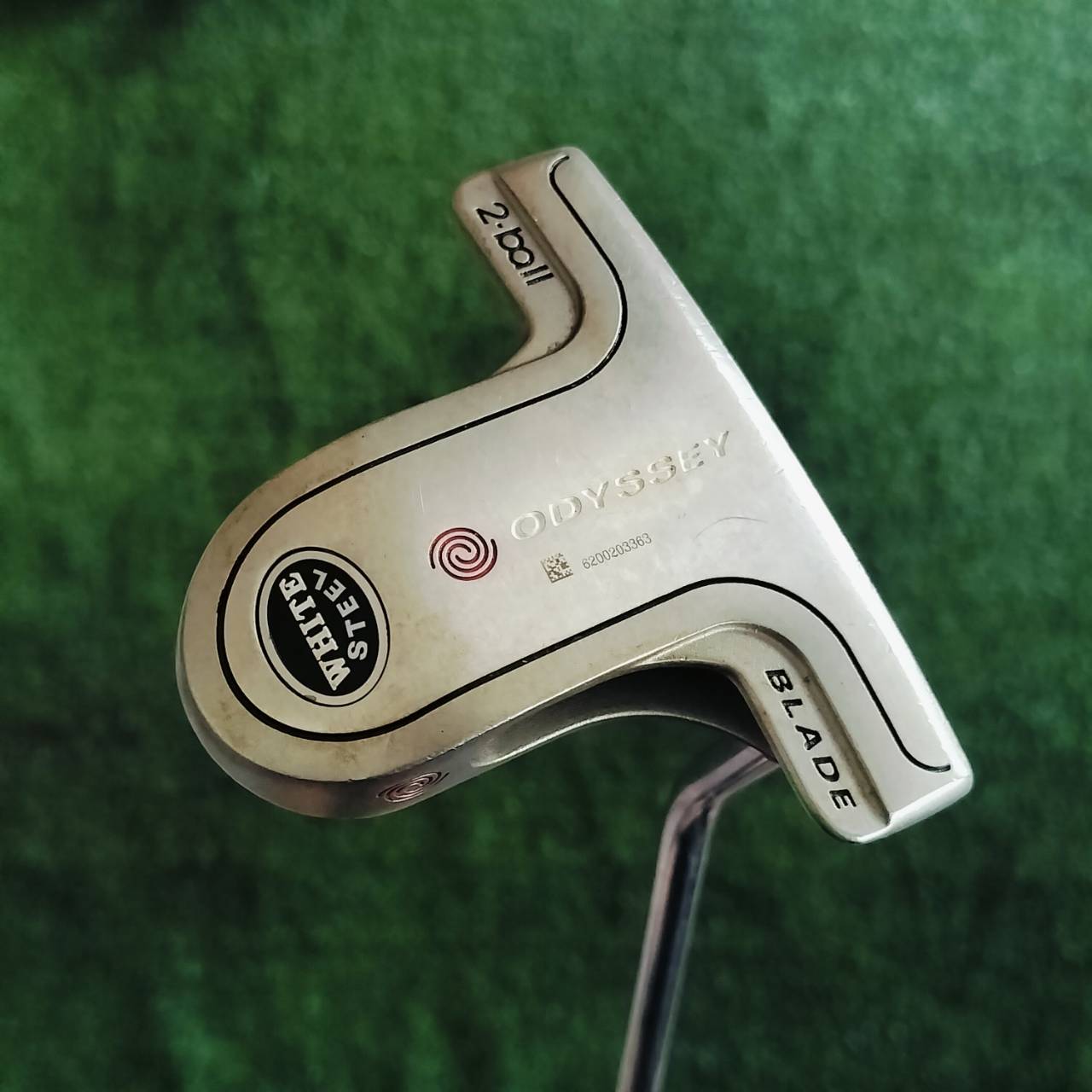 PUTTER ODYSSEY 2-BALL BLADE WHITE STEEL ก้าน WHITE STEEL ความยาว 34 นิ้ว รุ่นนี้ยอดนิยม มีทั้ง 2 บอล และเป็นทรงเบลด ไม้กอล์ฟพรีเมี่ยมมือสอง ของแท้ By NakaraLuxurious