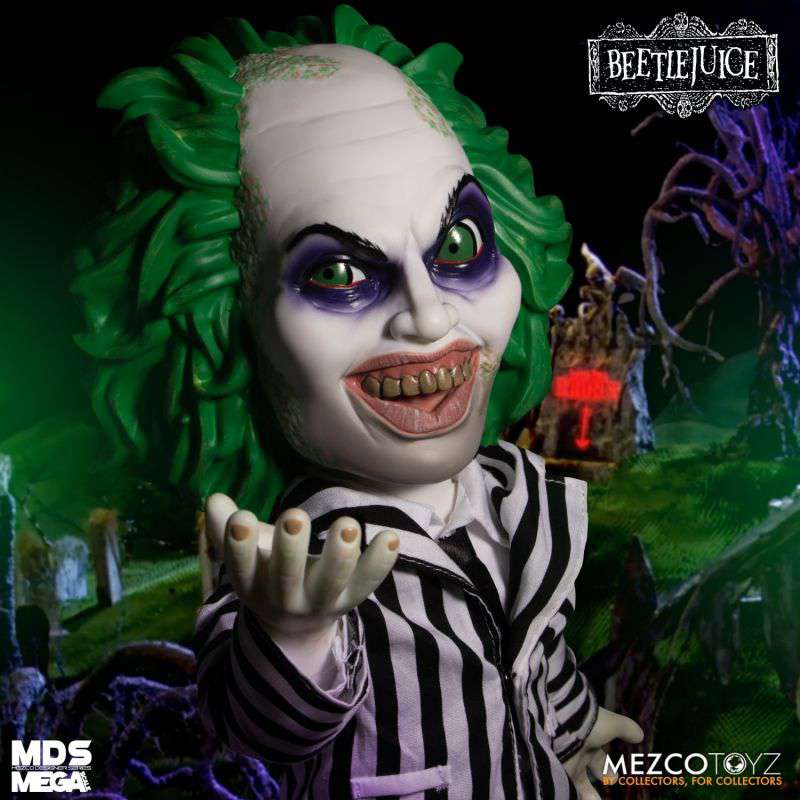 [สั่งจอง] Mezco MDS Mega Scale Talking 15" : Beetle Juice