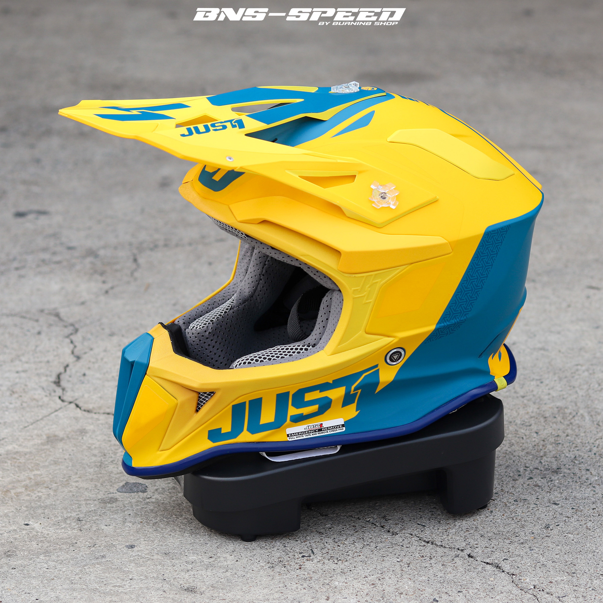 หมวกกันน็อค Just1 J18 Pulsar Yellow Blue
