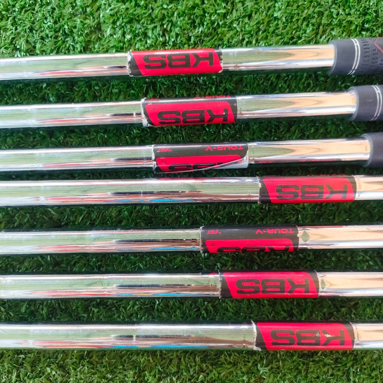 ** ไม้กอล์ฟมือซ้าย ** ชุดเหล็ก NIKE IGNITE เหล็ก 4-9 เเละ PW ก้าน KBS TOUR-V ก้าน โมสุดพรีเมี่ยม GRIP GOLF PRIDE สวยมาก ไม้กอล์ฟพรีเมี่ยมมือสอง By NakaraLuxurious