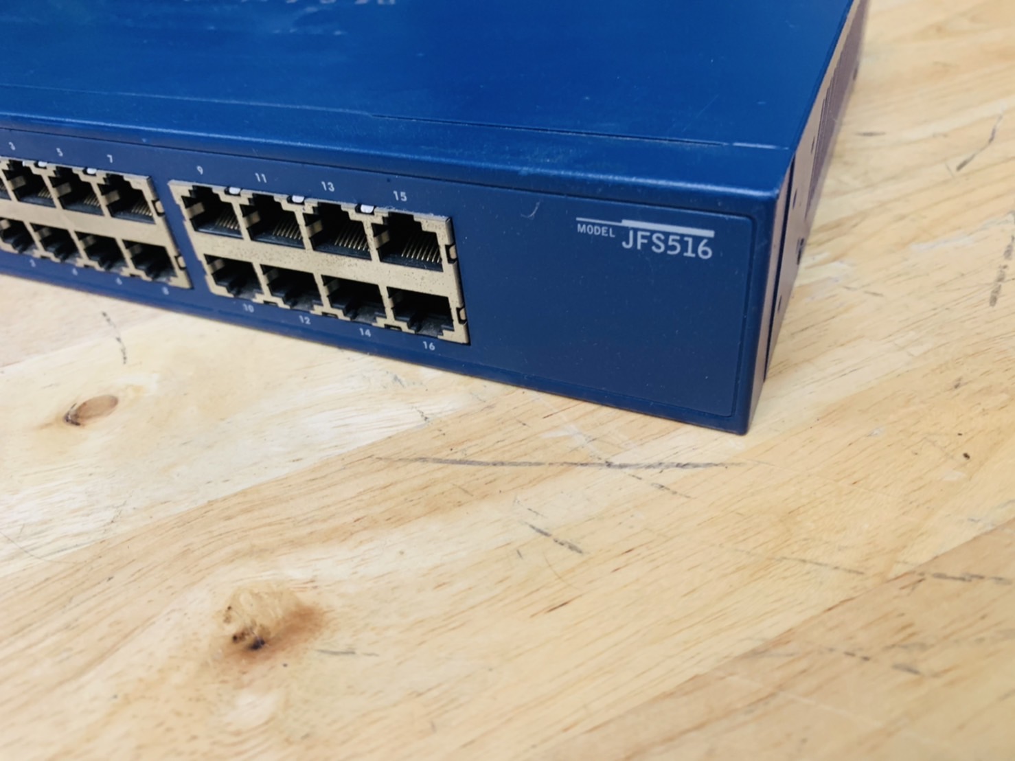 สวิตซ์ Netgear Prosafe JFS516 16-Port 10/100 Fast Ethernet Network Switch