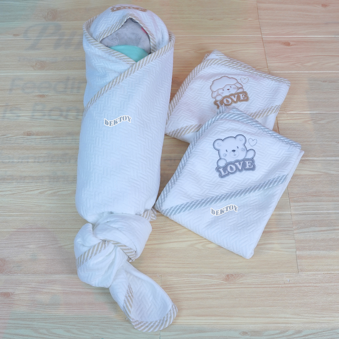 First Wear ผ้าห่อตัวเด็กทารก แบบสำเร็จรูป ผ้าแซนวิช ไซส์ 72x89 ซม.