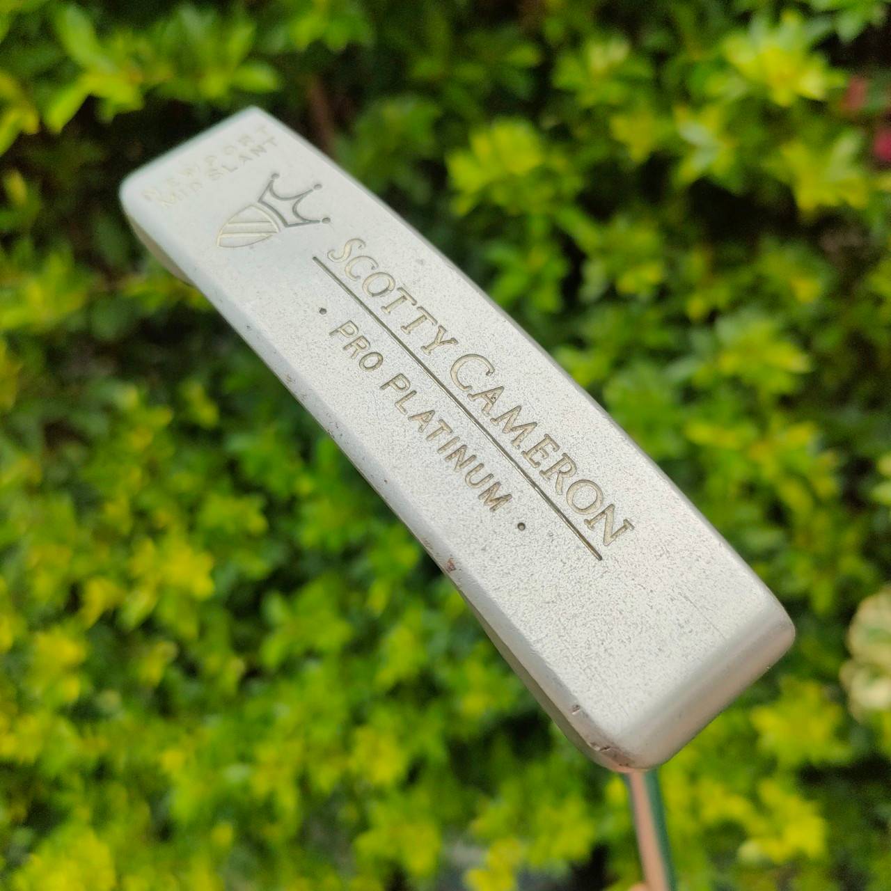 PUTTER TITLEIST SCOTTY CAMERON PRO PLATINUM™ NEWPORT MID SLANT ความยาว 35 นิ้ว ** มาพร้อม COVER ตรงรุ่น!!! ไม้กอล์ฟมือสอง ของแท้ BY NakaraLuxurious