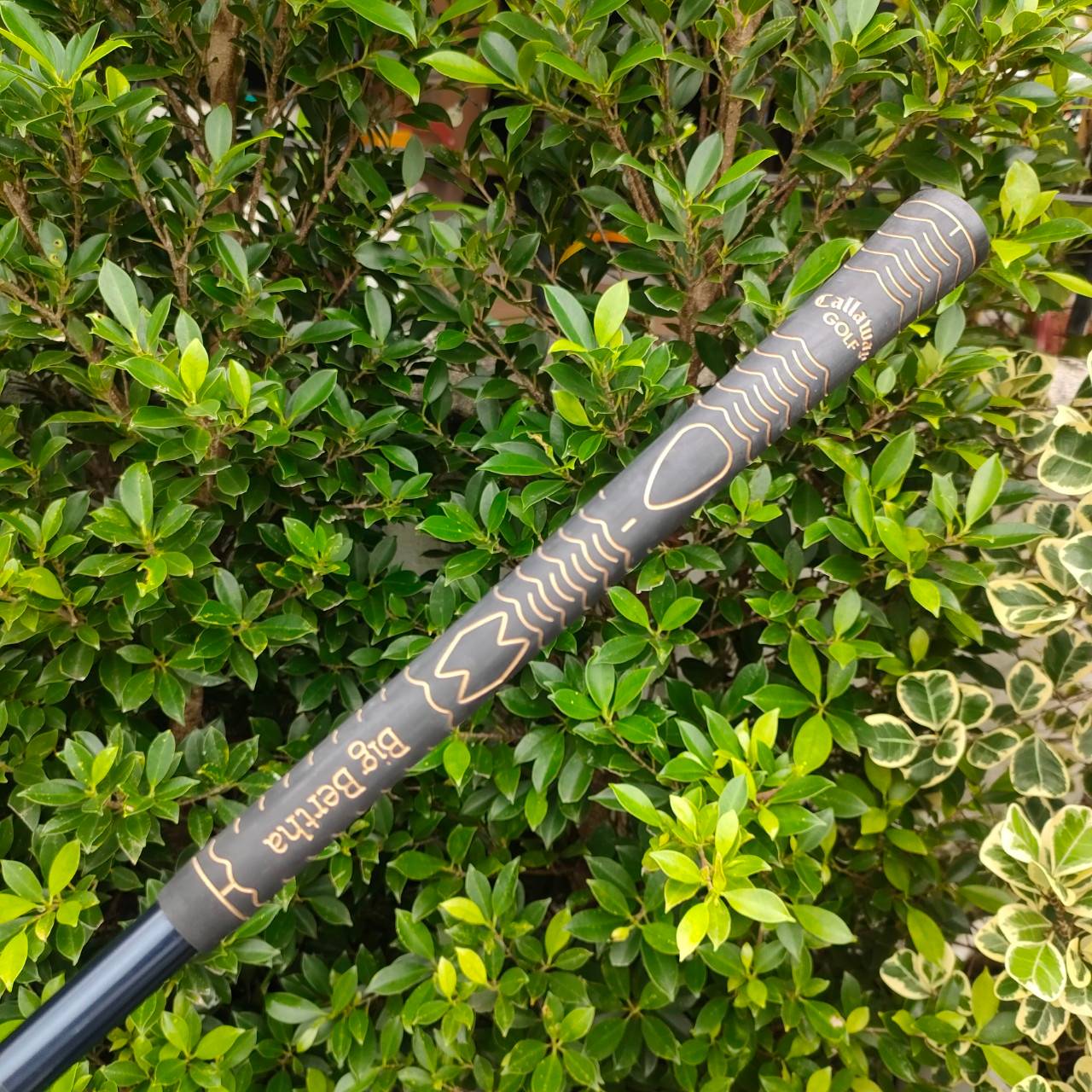 เหล็ก 4 CALLAWAY BIG BERTHA X-12 ก้าน RCH 99 FLEX FIRM สำหรับคนที่ตีเหล็กยาวไม่ค่อยได้ เหล็กนี้ช่วยได้ ขึ้นชื่อเรื่องความตีง่าย นุ่ม ได้ระยะ ก้านกำลังดี ตีตรง แม่นกรีน