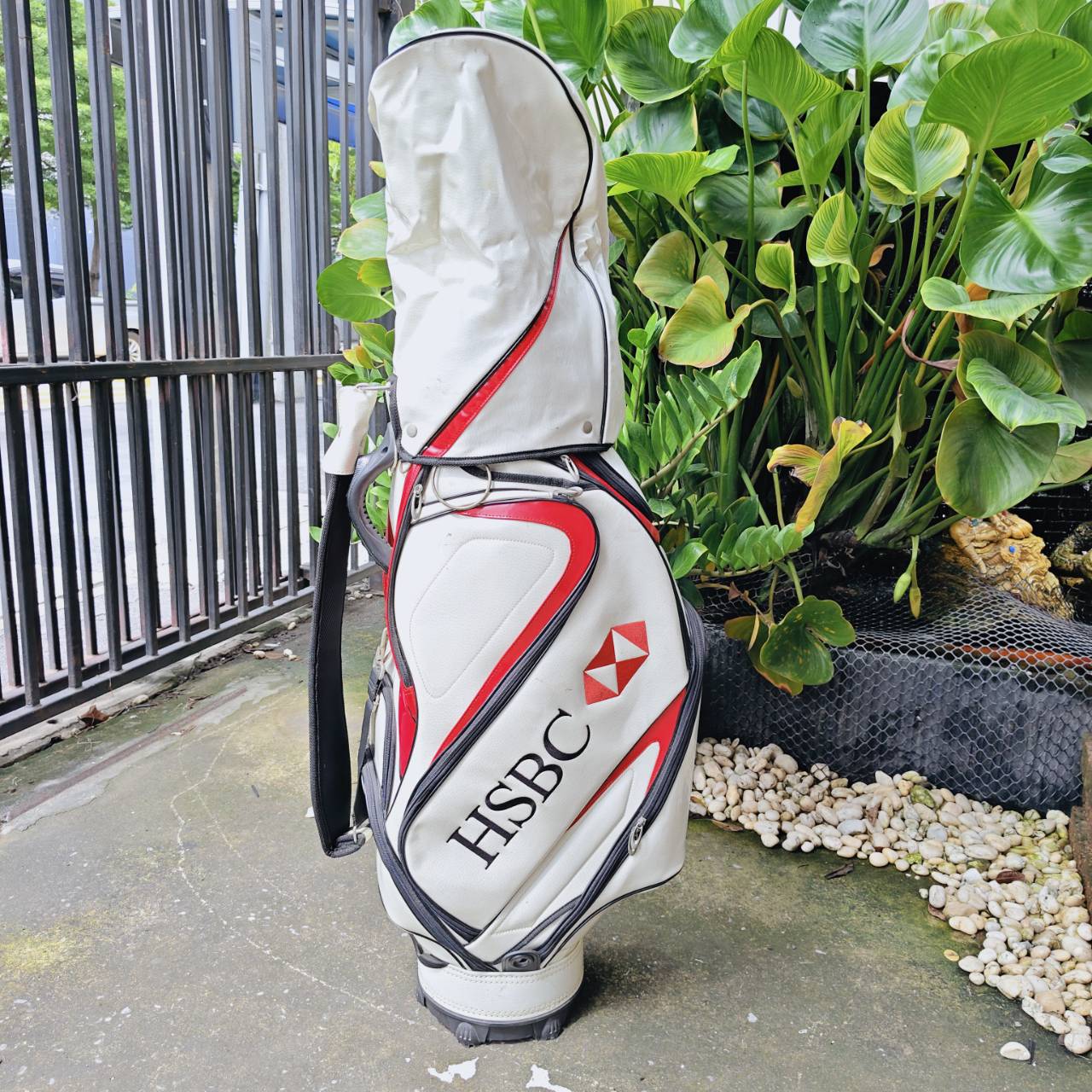 ถุงกอล์ฟลายคลาสสิกจาก HSBC รุ่นนี้ขึ้นชื่อเรื่องความทน แข็งแรง