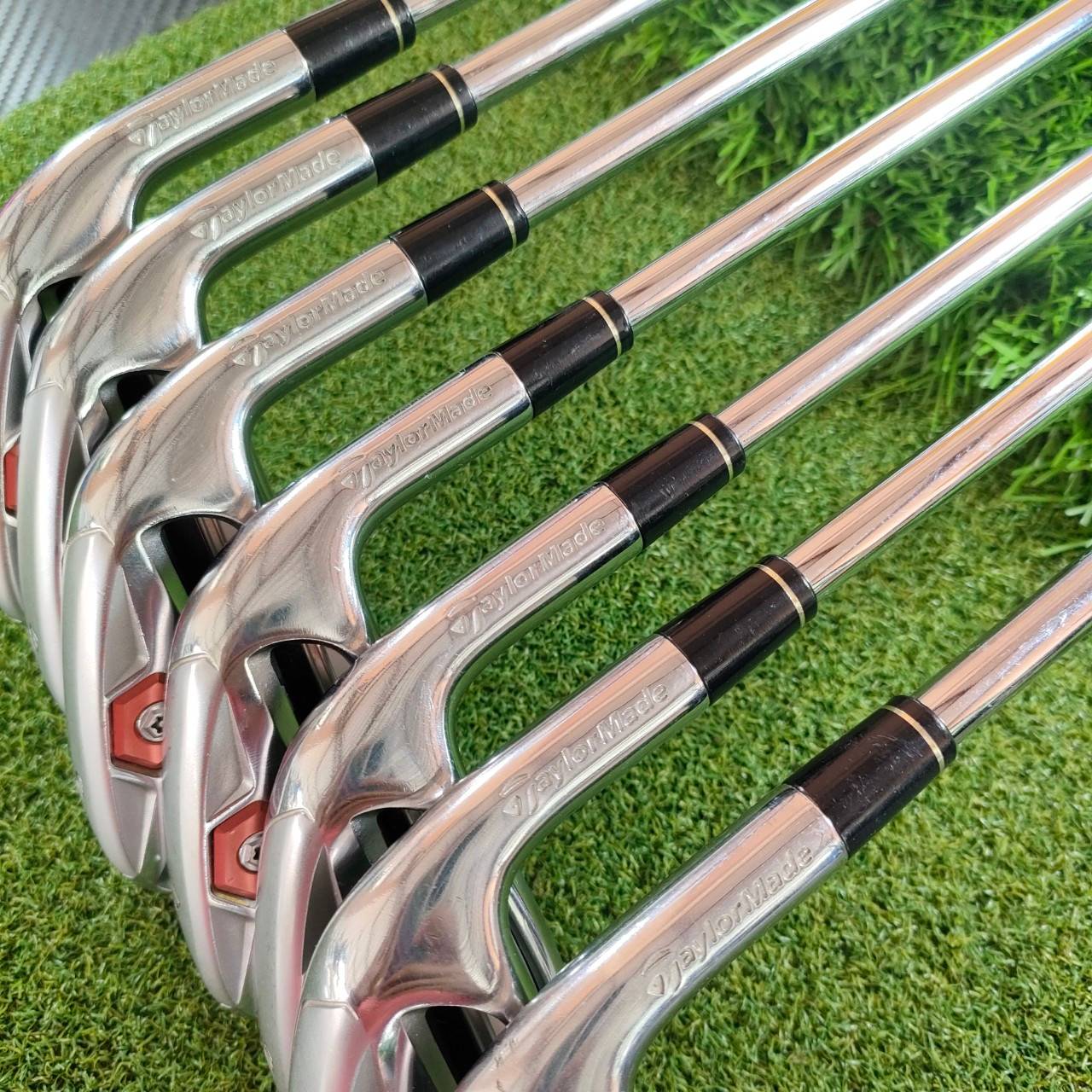 ชุดเหล็ก TAYLORMADE R11 มีเหล็ก 4 - PW สภาพสวยเลยครับ ก้าน N.S.PRO 950GH FLEX R ตีดี ตีง่าย ตีไกลครับ สวยๆนานๆเข้ามา