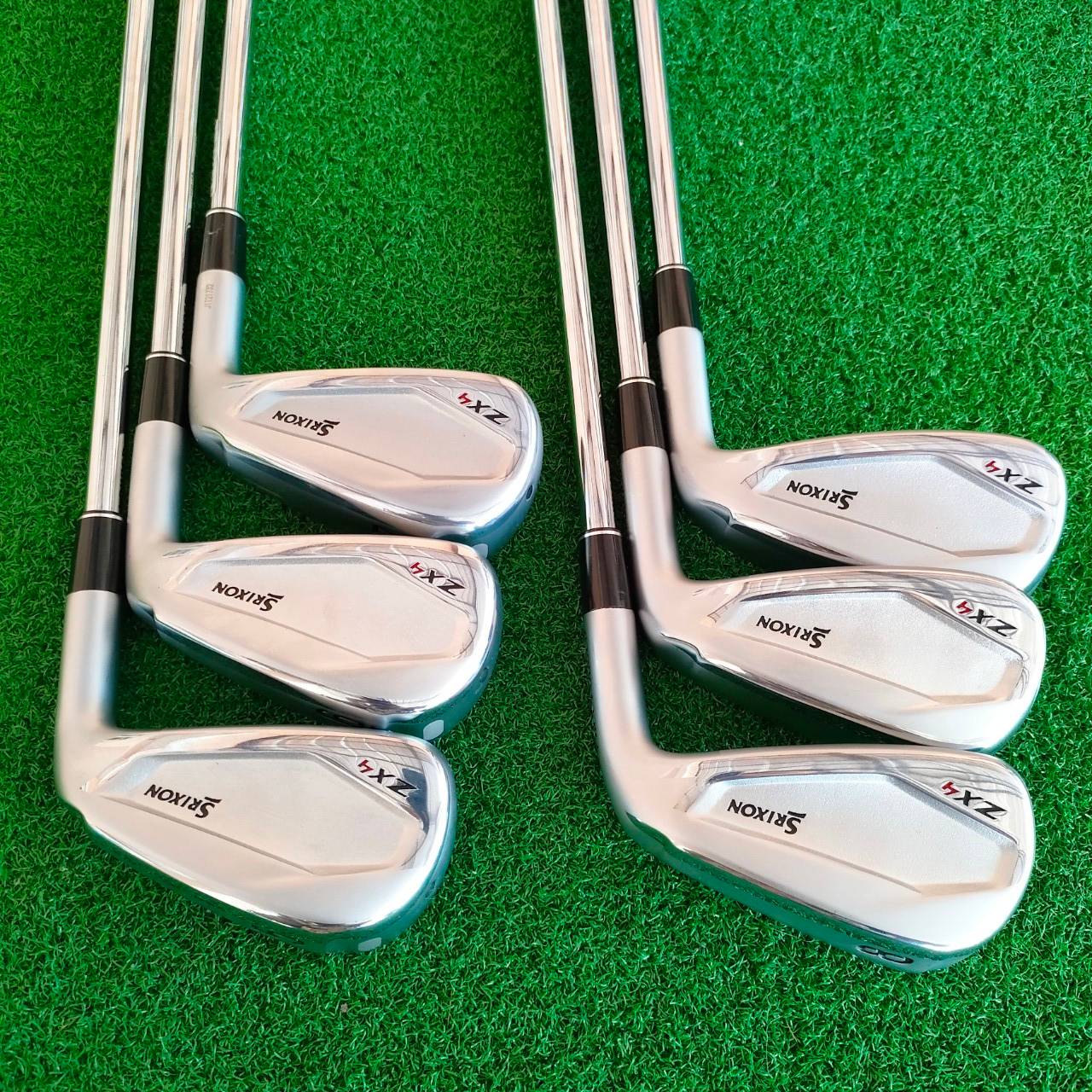 ชุดเหล็ก SRIXON ZX4 มีเหล็ก 5 - 9 เเละ PW ก้าน N.S.PRO ZELOS 8 FLEX S ชดเชยความผิดพลาดอย่างทรงพลัง โครงสร้างแบบ Hollow พร้อมด้วย รูปลักษณ์ที่เพียวบางและมีความโฉบเฉี่ยว