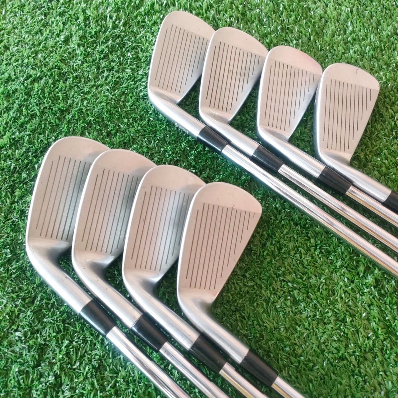 ชุดเหล็ก TITLEIST 804.OS FORGED มีเหล็ก 3 - 9 เเละ PW ก้าน N.S.PRO 970 FLEX R เป็นเหล็ก FORGED พรีเมี่ยม และใบใหญ่มากระดับ OS ถือเป็นสุดยอดชุดเหล็กที่ตีง่ายมาก!! ไม้กอล์ฟมือสอง ของแท้ BY NakaraLuxurious