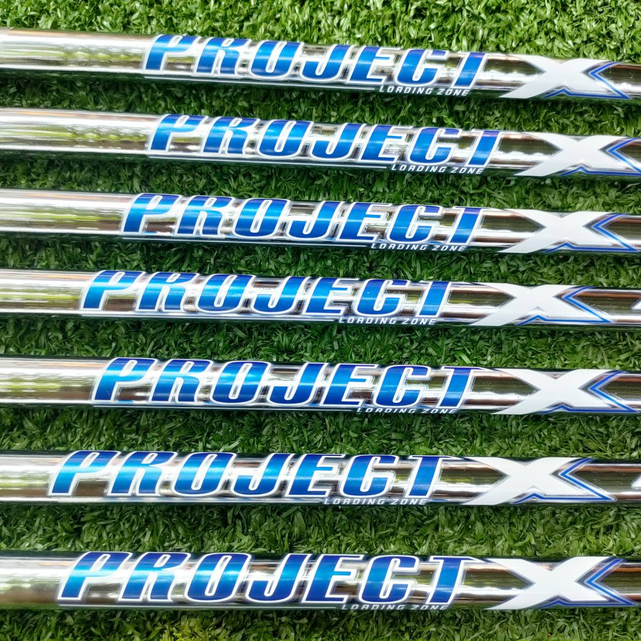 TITLEIST T100S FORGED (รุ่นปี 2022) เป็นรุ่นใหม่ สวยจัดๆ และเป็นชุดใหญ่สุด มีตั้งแต่เหล็ก 5 - PW (องศา44) และยังมี WEDGE องศา 48 ให้ด้วยอีกหนึ่งชิ้น ห้านสุดยอดพรีเมี่ยม PROJECT X 5.5 ก้านรุ่นใหม่ LZ LOARDING ZONE