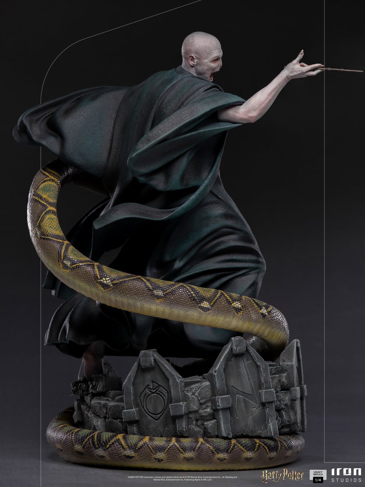 [สั่งจอง]Iron Studios WBHPM44021-14 1/4 Legacy Replica: Harry Potter - Voldemort and Nagini