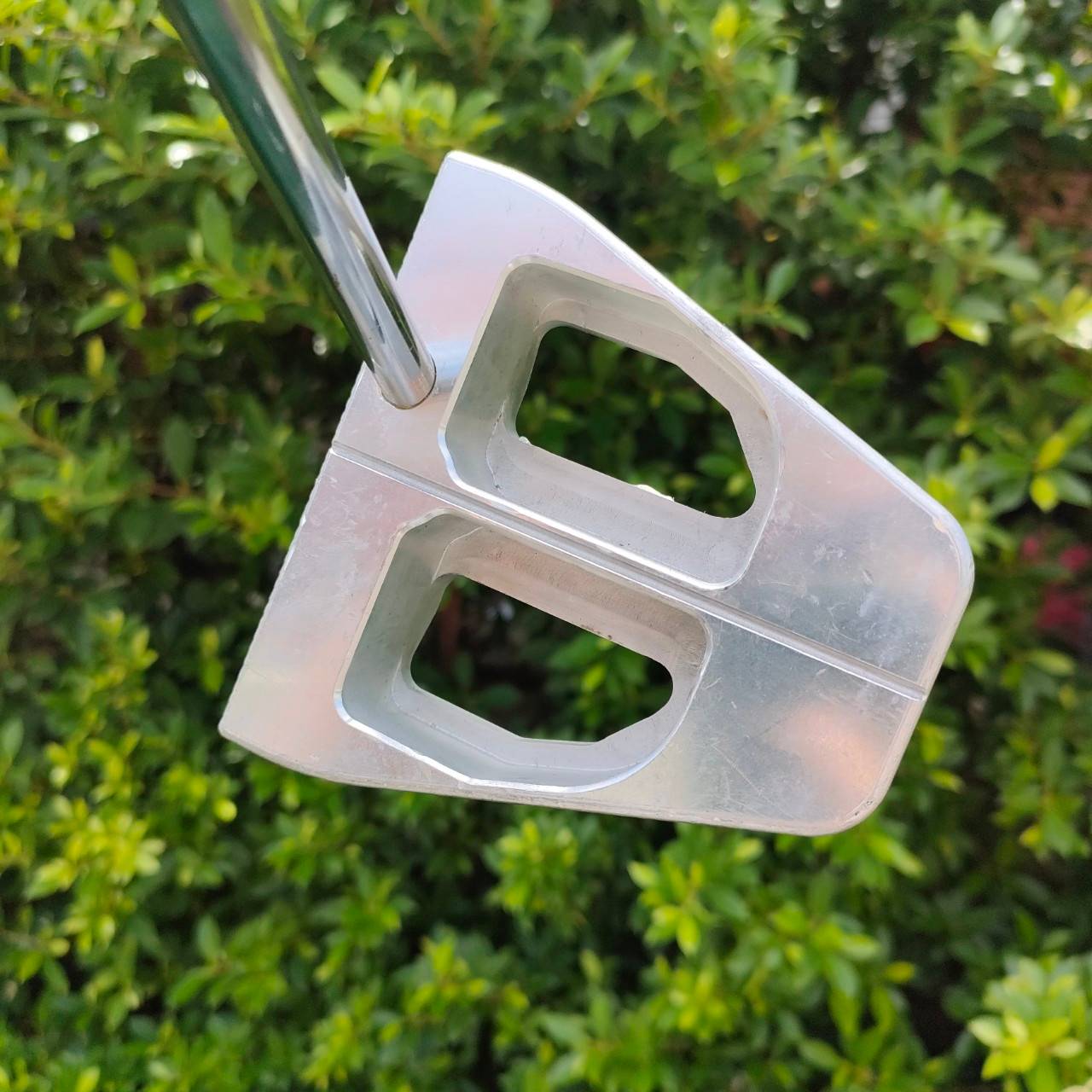 **ไม้กอล์ฟสำหรับท่านที่ถนัดซ้าย** PUTTER CUSTOM ความยาว 34 นิ้ว ออกแบบพิเศษ กระจายน้ำหนักได้ดี!! ไม้กอล์ฟมือสอง ของแท้ BY NakaraLuxurious