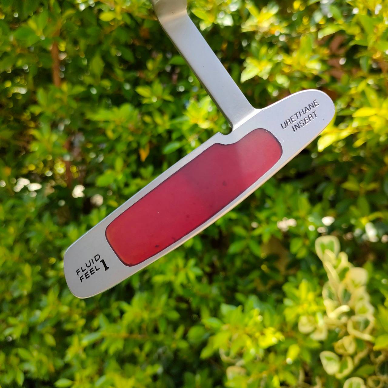 PUTTER WILSON DEEP RED ความยาว 35 นิ้ว ก้าน WILSON SHAFT สภาพสวยเหมือนของใหม่ ไม่เคยใช้งาน แค่พัตต์เล่นครั้งสองครั้ง รุ่นนี้น้ำหนักดีมากๆ!! ไม้กอล์ฟมือสอง ของแท้ BY NakaraLuxurious