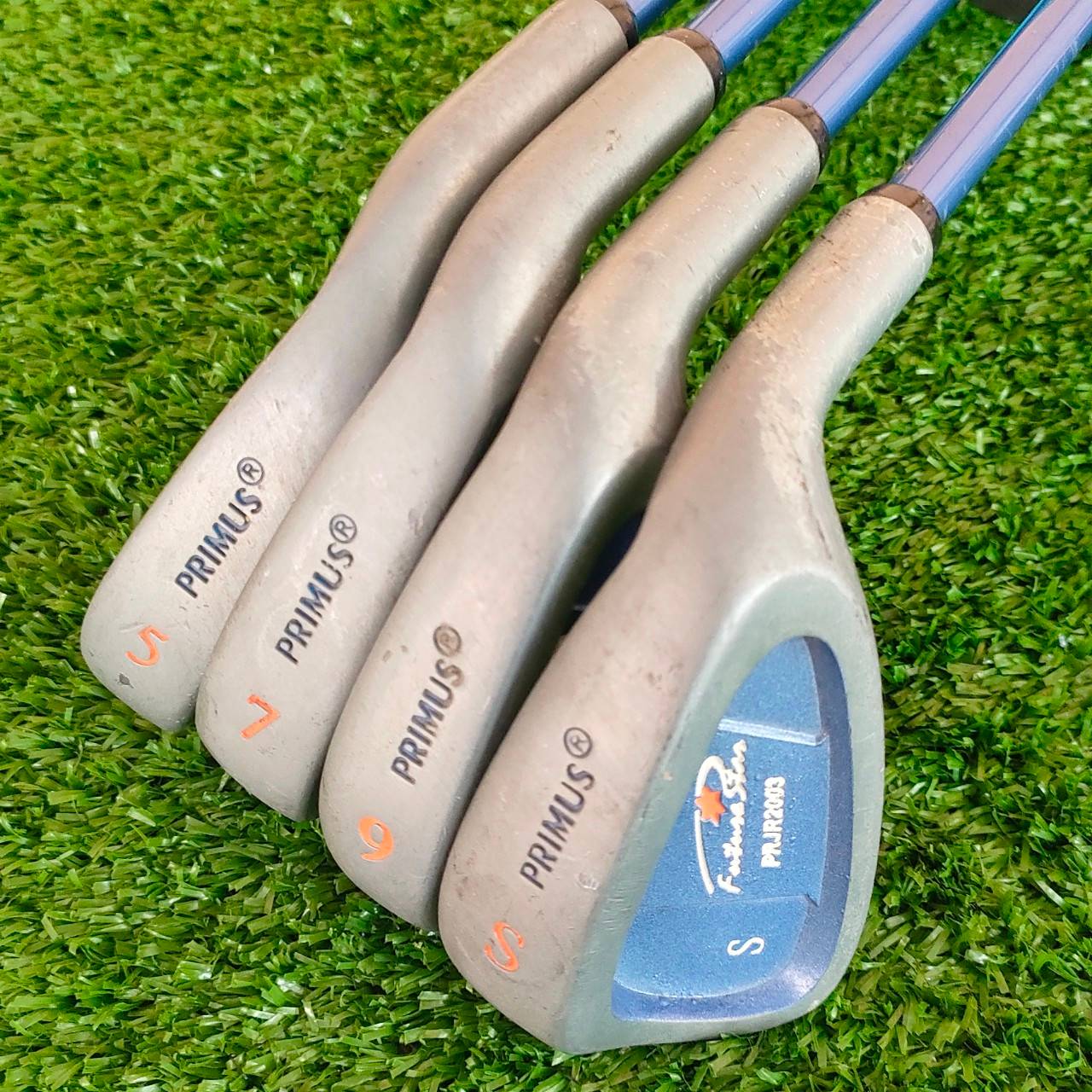 ** ไม้กอล์ฟสำหรับเด็ก ** ชุดเหล็ก PRIMUS มีเหล็ก 5 ,7 ,9 เเละ SW ก้าน PRJR2003