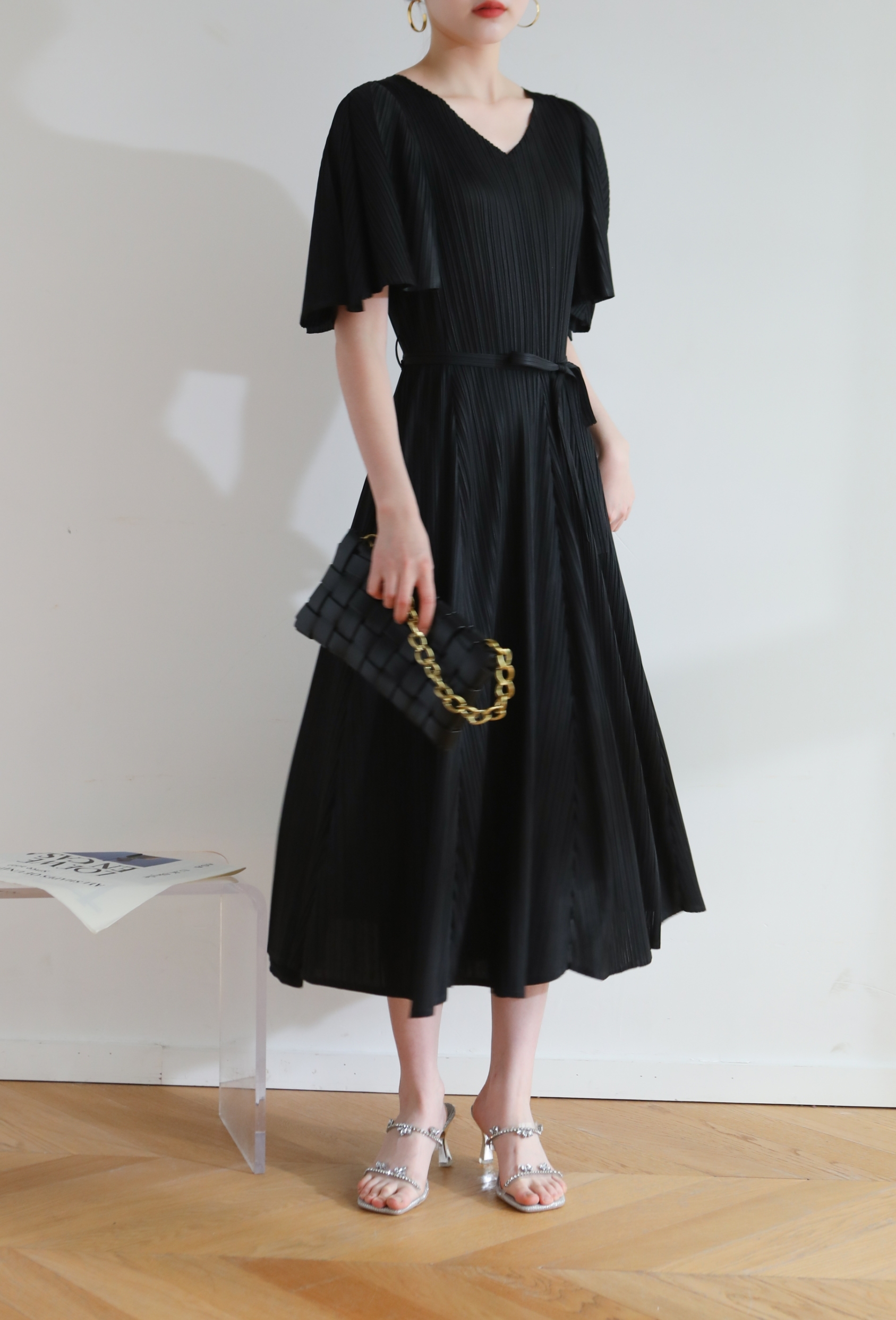 2MUAY รุ่น GJO3653 เดรสผู้หญิง เดรสพลีทคุณภาพ 10สี FREE SIZE V NECK FLARE SLEEVE PLEATED DRESS