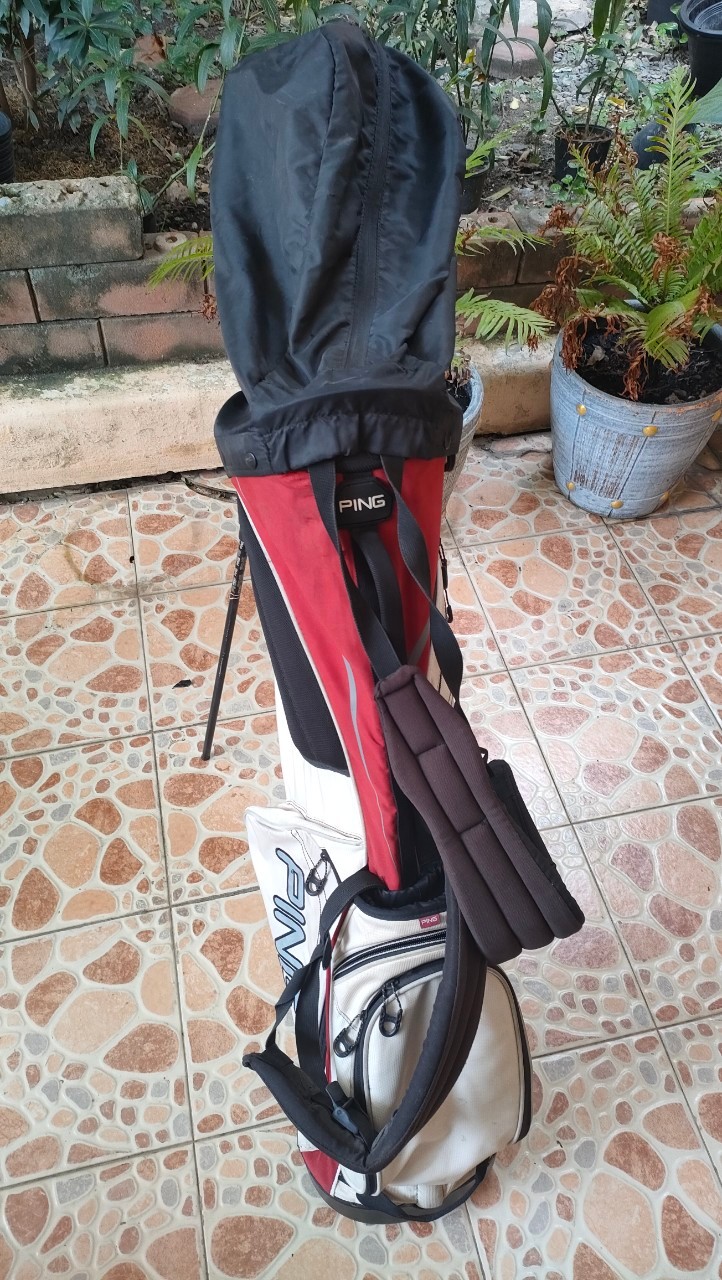 ถุงกอล์ฟ PING มือสอง