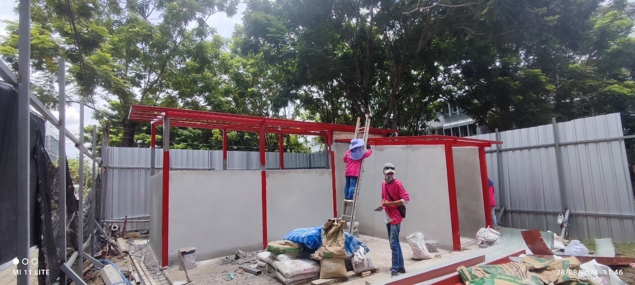 ม.ศิลปากร งานก่อสร้างจุดทิ้งขยะ