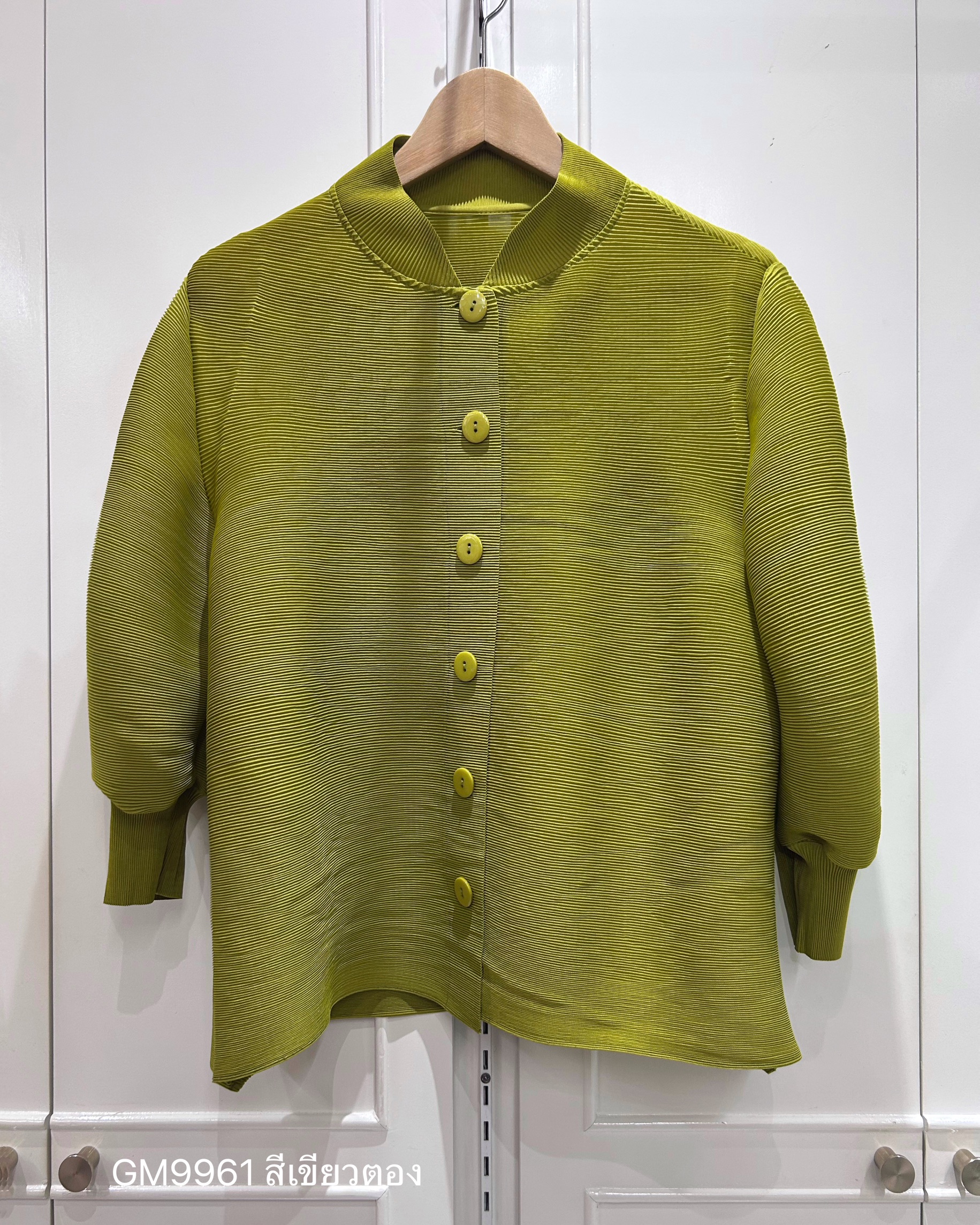 2MUAY GM9961 เสื้ออัดพลีทคอปกแมนดาริน กระดุมผ่าหน้า แขนจั๊ม MANDARIN CUFF SLEEVE PLEATED TOP 23 สี FREE SIZE