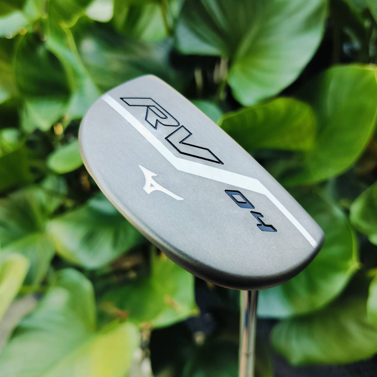 PUTTER MIZUNO RV 04 ยาว 33 นิ้ว สภาพสวยนางฟ้า มี COVER เดิมแท้ พัตเตอร์ทรงมอลเล็ตที่พัตต์ได้ง่าย ไม้กอล์ฟพรีเมี่ยมมือสอง ของแท้ By NakaraLuxurious