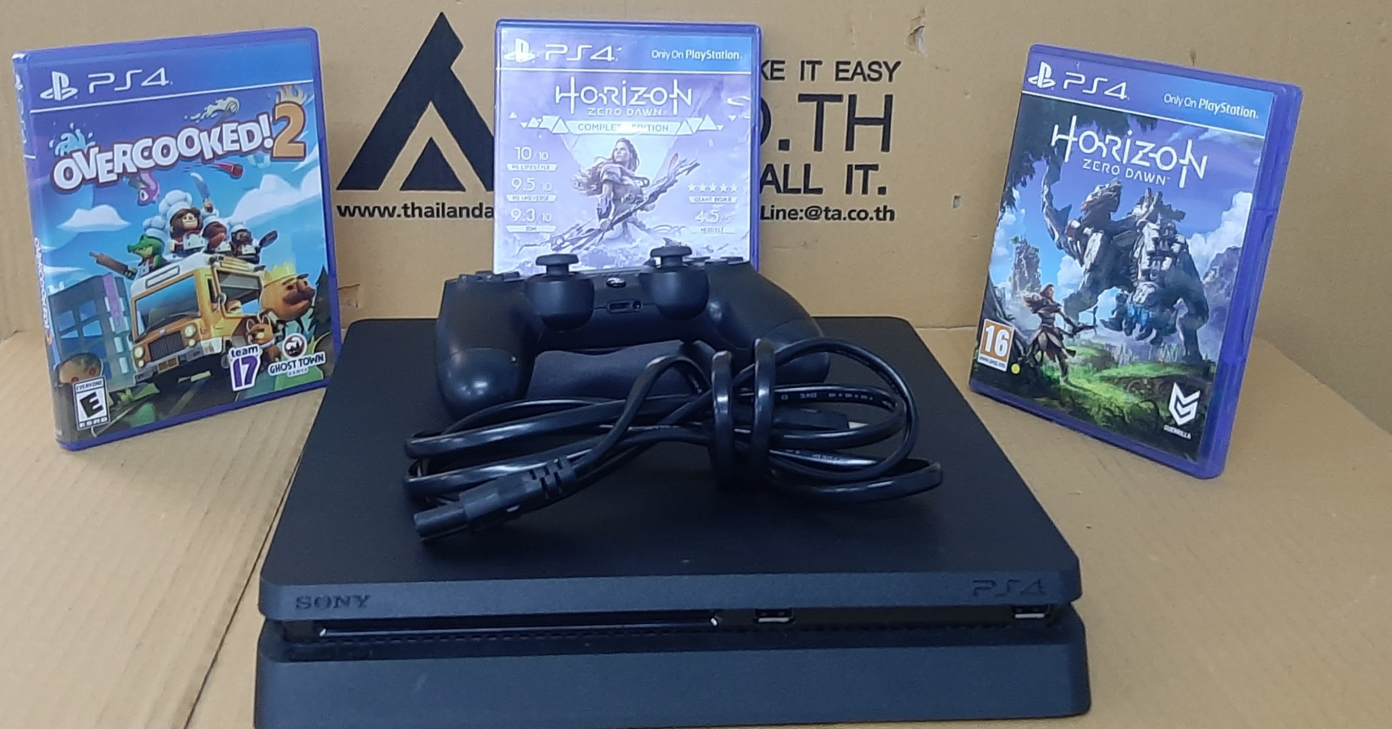 PlayStation 4 Slim ประกันร้าน สภาพดี มีแผ่นเกม 3 แผ่น พร้อมจอยส์