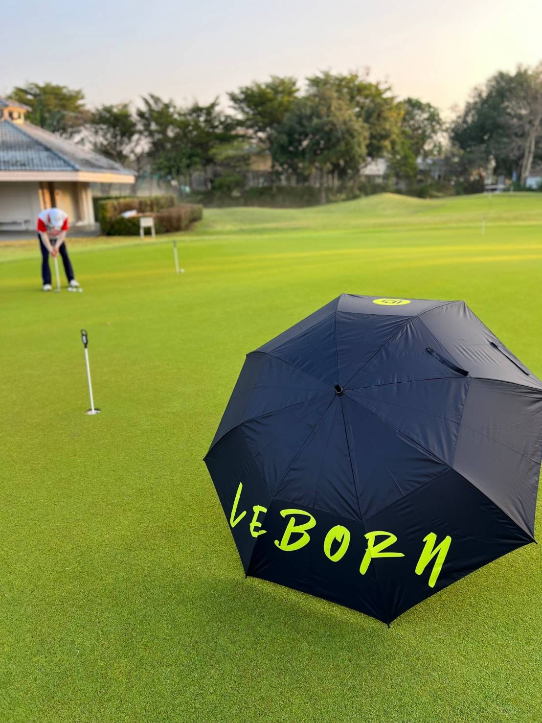 ร่มกอล์ฟ 2 ชั้น LEBORN - UM Black01 ร่มกัน UV กดเปิดอัตโนมัติ ขนาดใหญ่มาก 75 นิ้ว แต่น้ำหนักเบามากค่ะ!!!