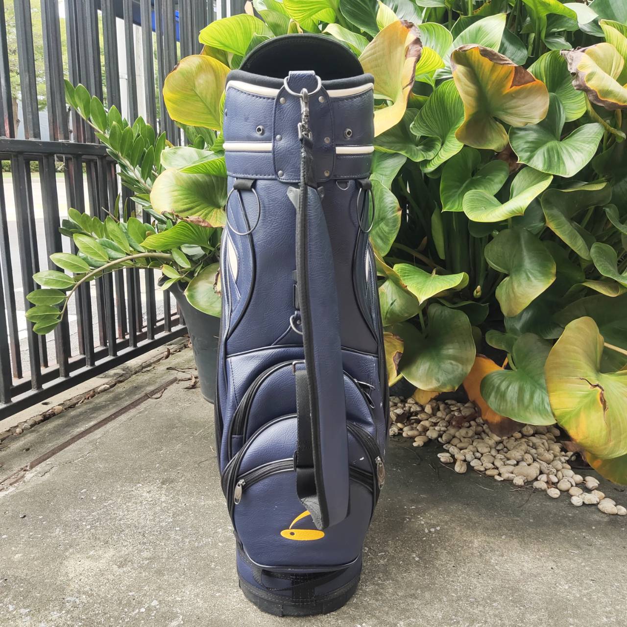 ถุงกอล์ฟกรุงเทพกรีฑา มือสอง ถุง TOUR ใบใหญ่ ใส่ไม้ได้ครบครัน