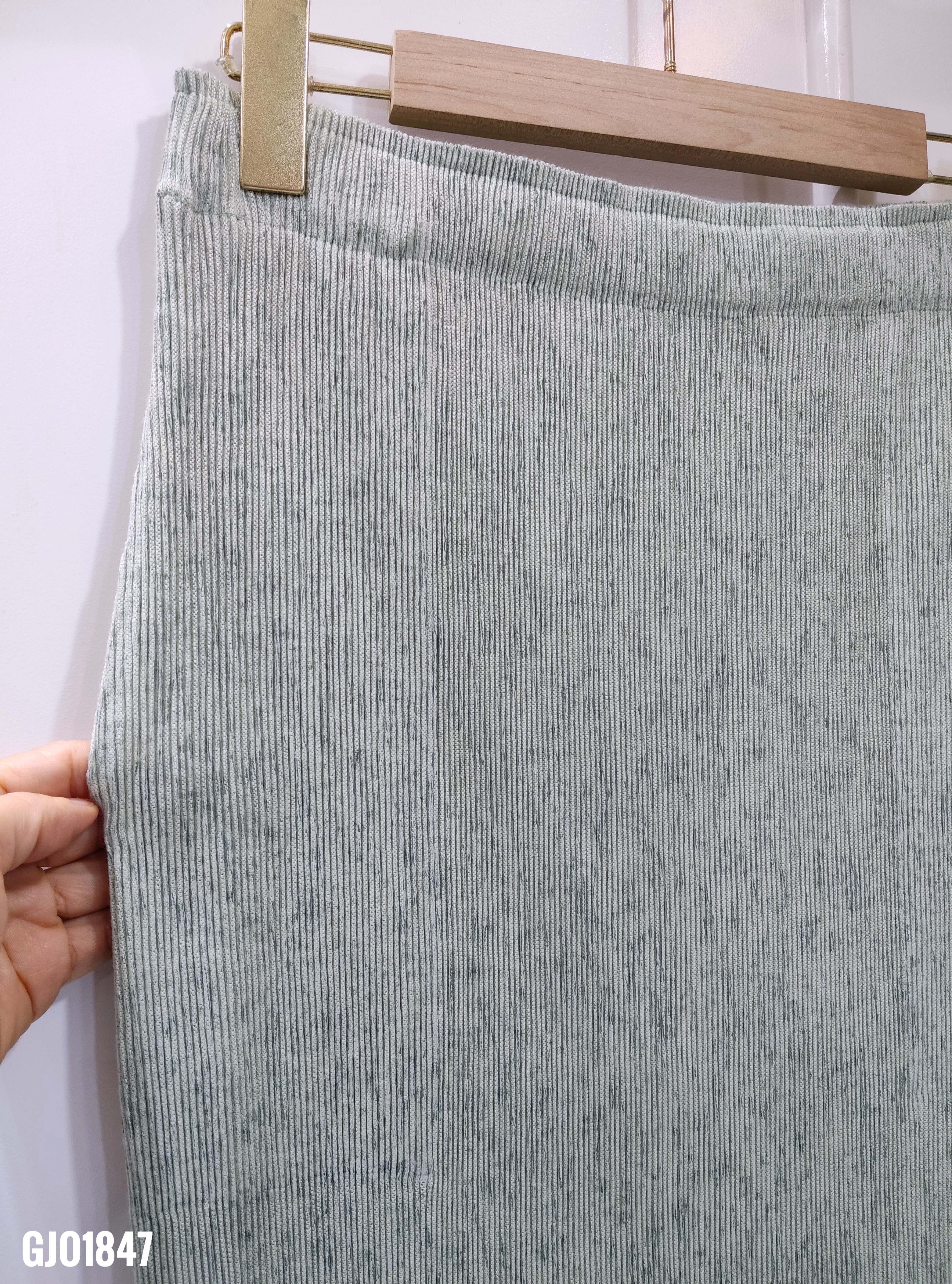 ปรับราคาลง20%!! ยาว 33.5นิ้ว! 2MUAY รุ่น GJO1847 กระโปรงพลีทคุณภาพ PENCIL KNIT PLEATED SKIRT 7 สี FREE SIZE