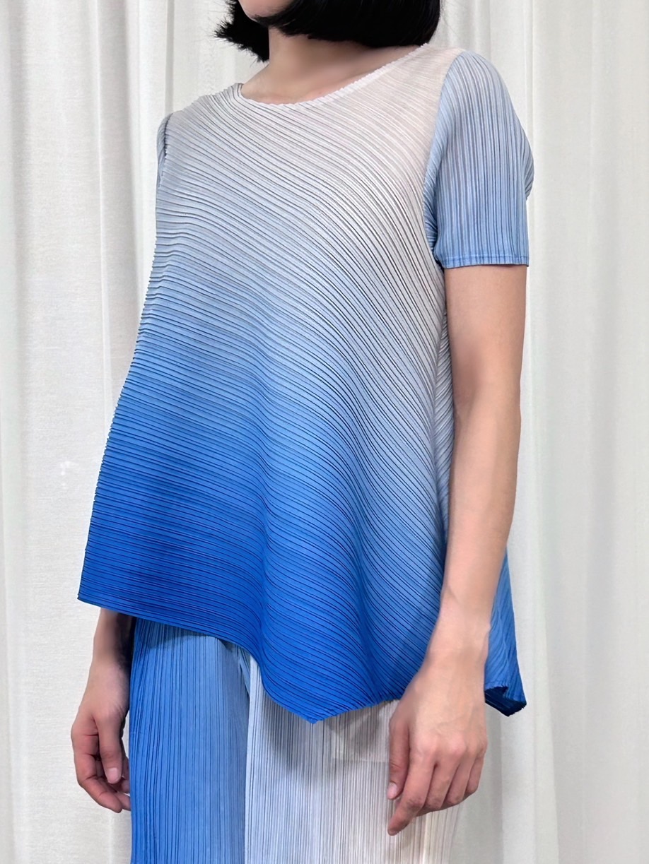 ปรับราคาลง20%!! 2MUAY รุ่น GJO2900-9 เสื้อพลีทคุณภาพ SHORT SLEEVE ASYMMETRIC GRADIENT PLEATED TOP 4 สี FREE SIZE