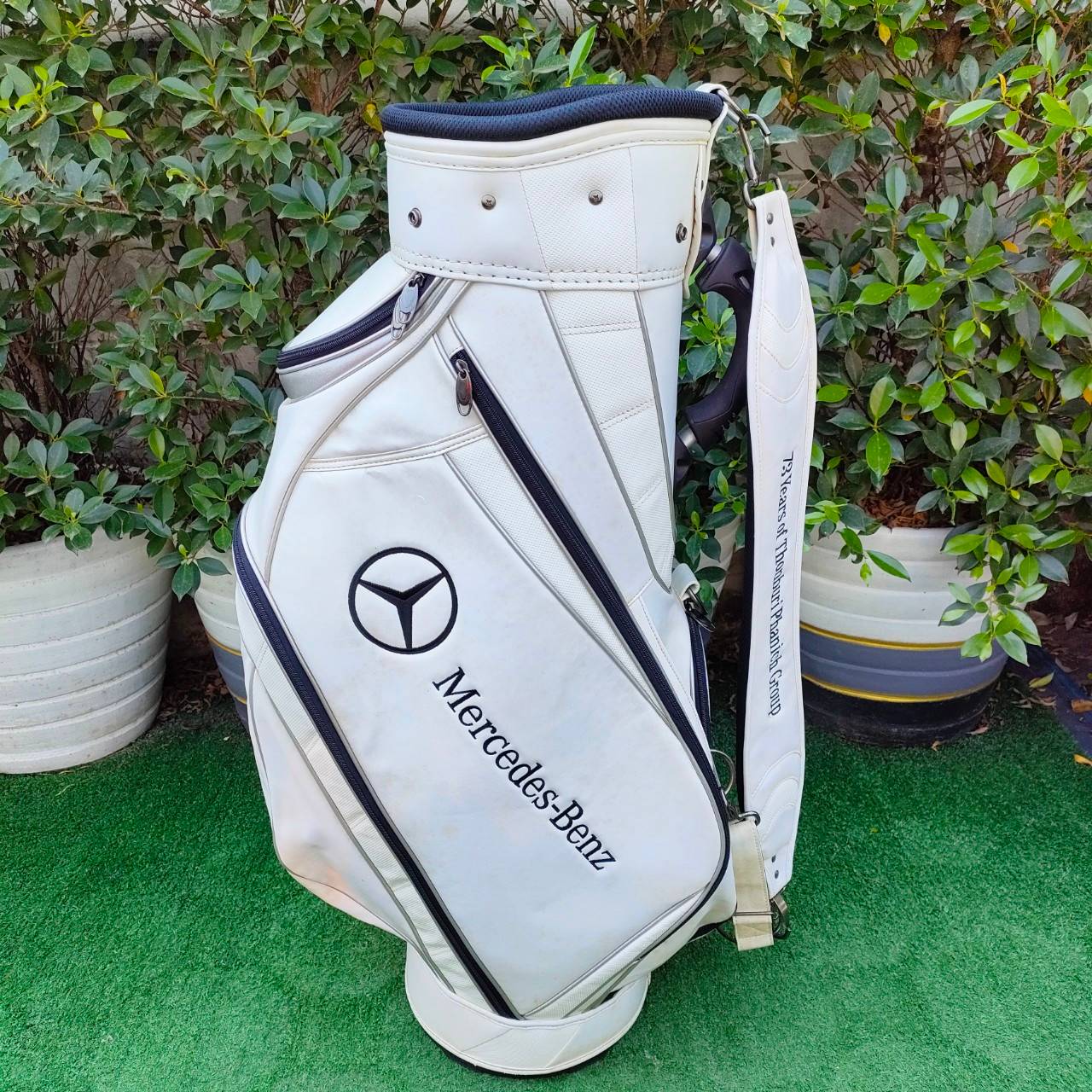 ถุงกอล์ฟ MERCEDES-BENZ มือสอง สีขาว สวย ใส่ไม้และอุปกรณ์ได้เยอะ