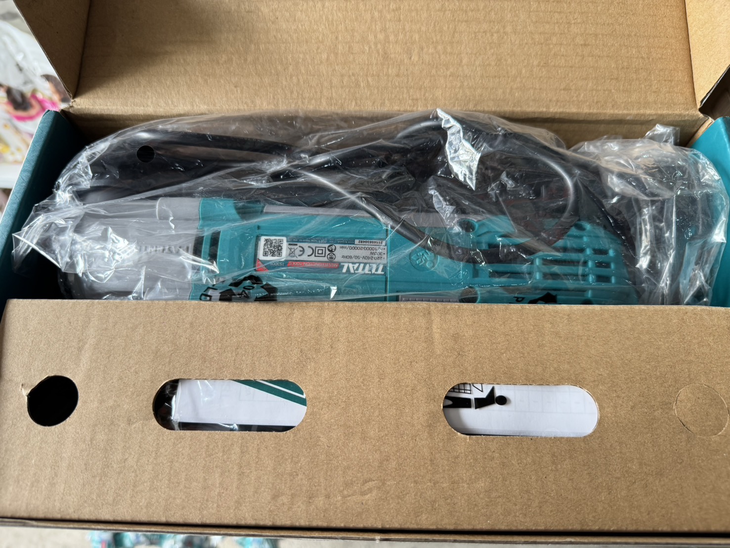 TOTAL เครื่องตัด ขัด เซาะ บาก อเนกประสงค์ Multi-Function Tools รุ่น TS3006